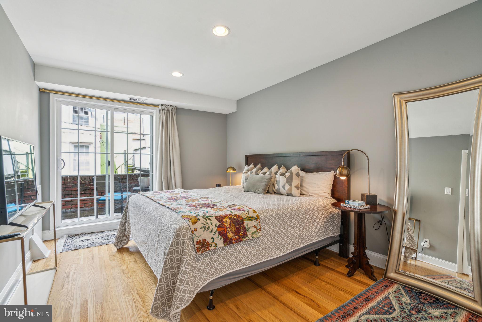 WASHINGTON SQ WEST - Residential