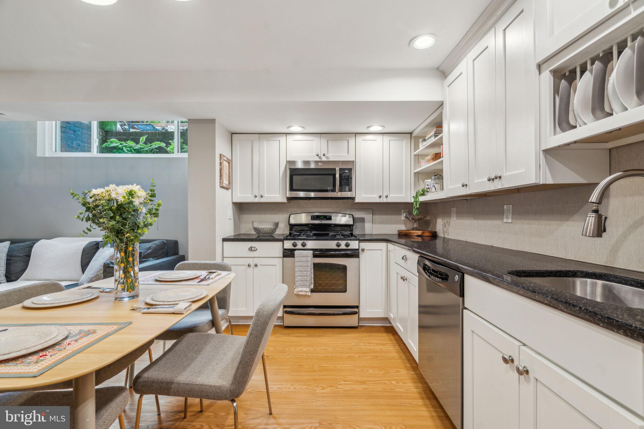 WASHINGTON SQ WEST - Residential