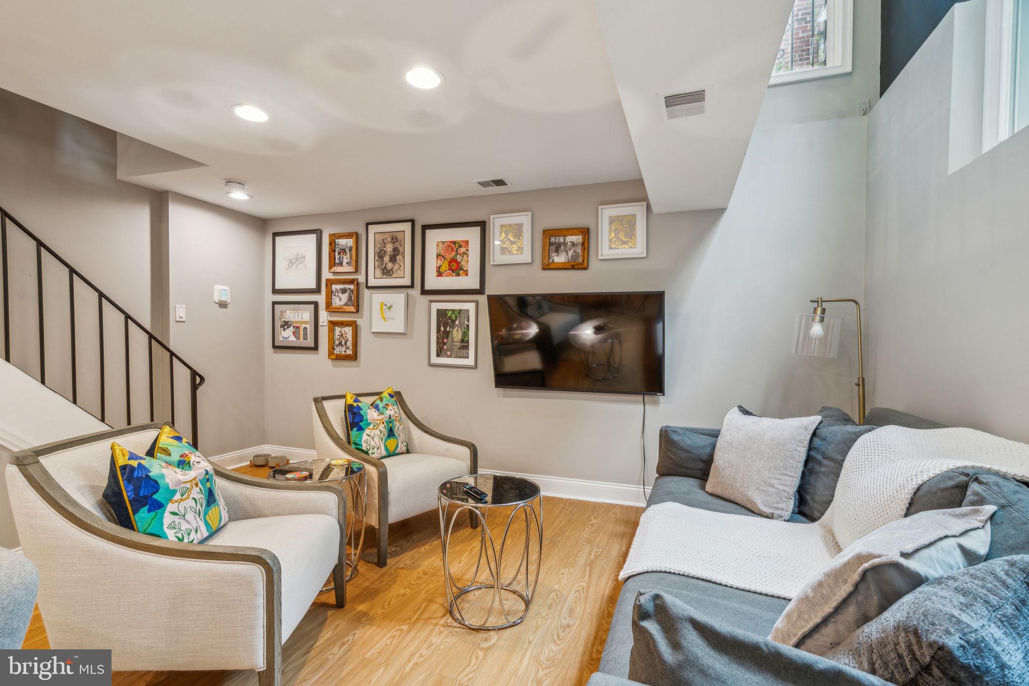 WASHINGTON SQ WEST - Residential