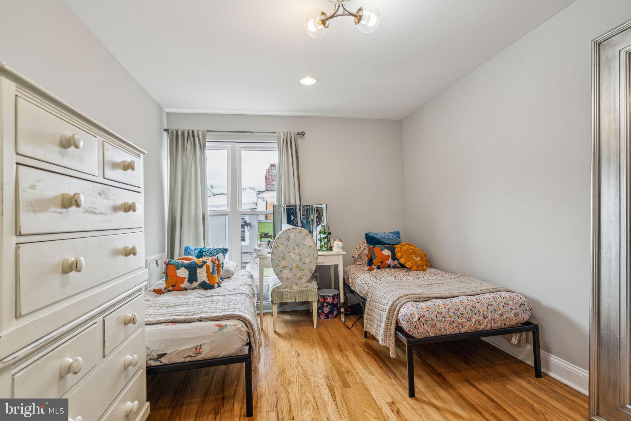 WASHINGTON SQ WEST - Residential