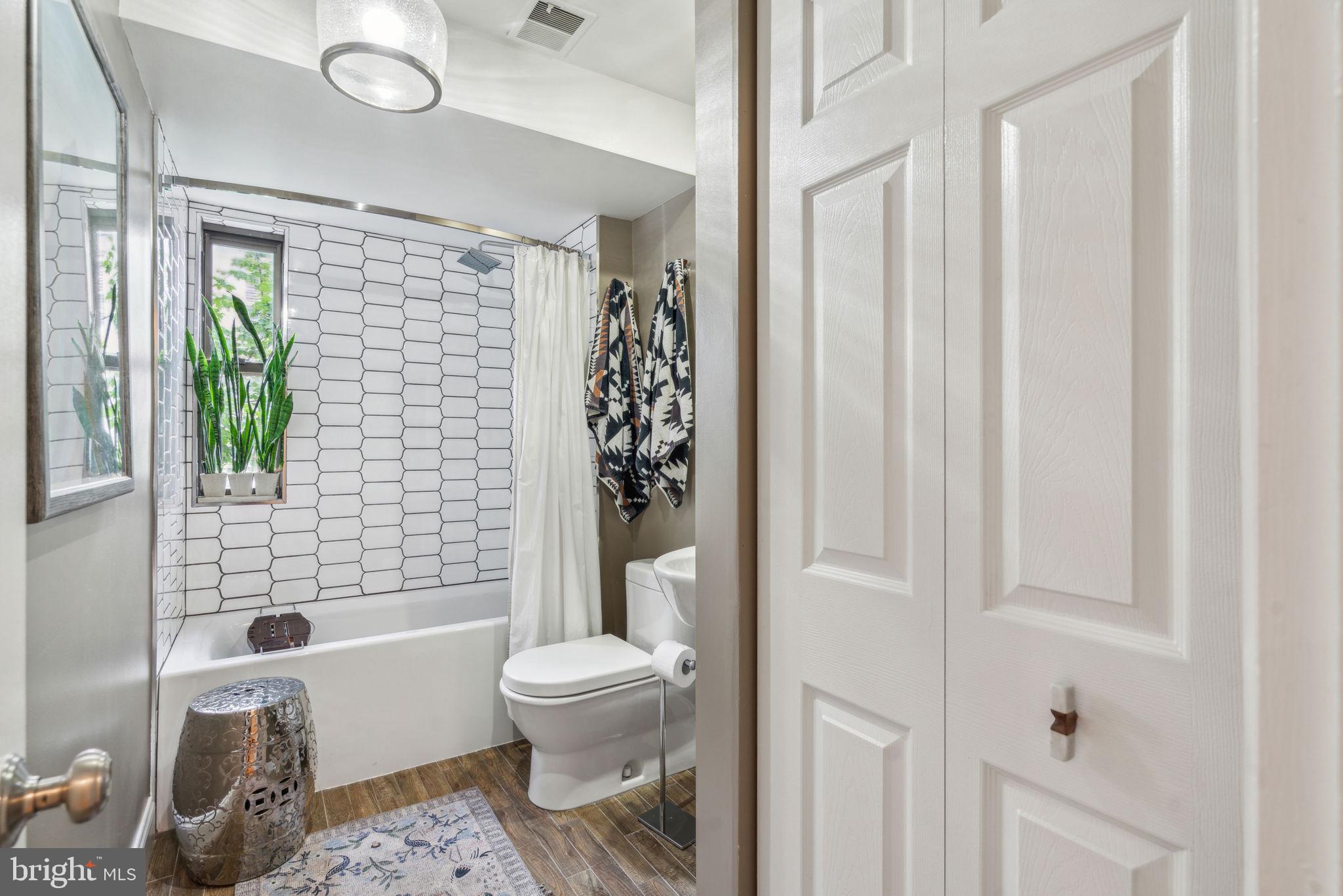 WASHINGTON SQ WEST - Residential