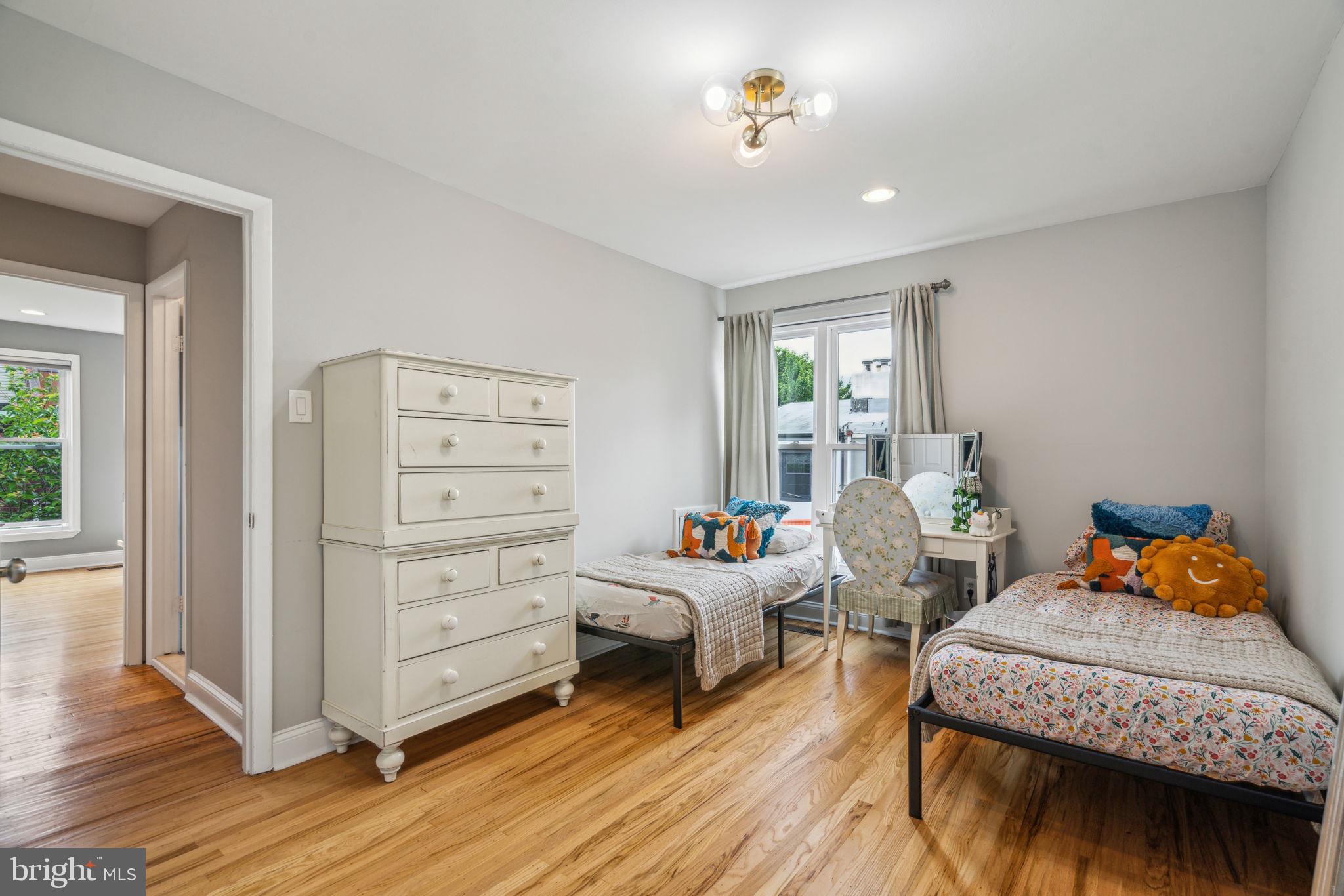 WASHINGTON SQ WEST - Residential