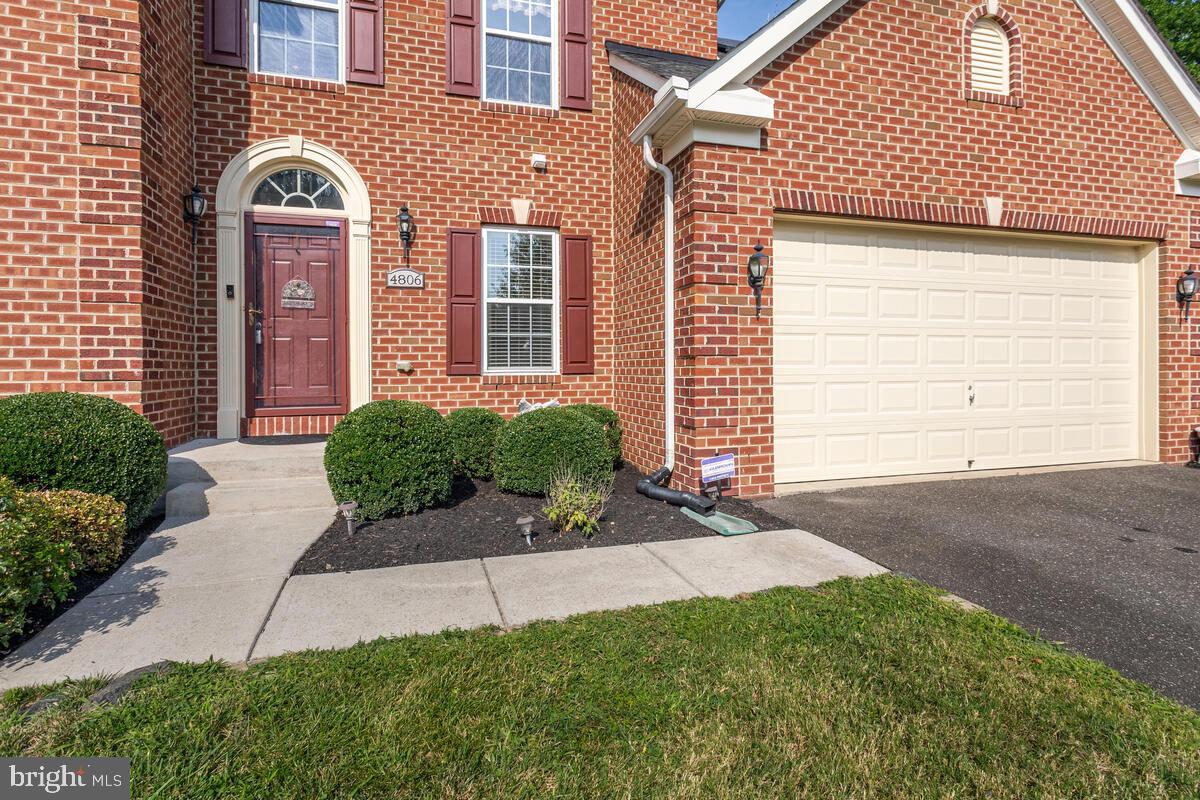 CHARLES HILL - Residential