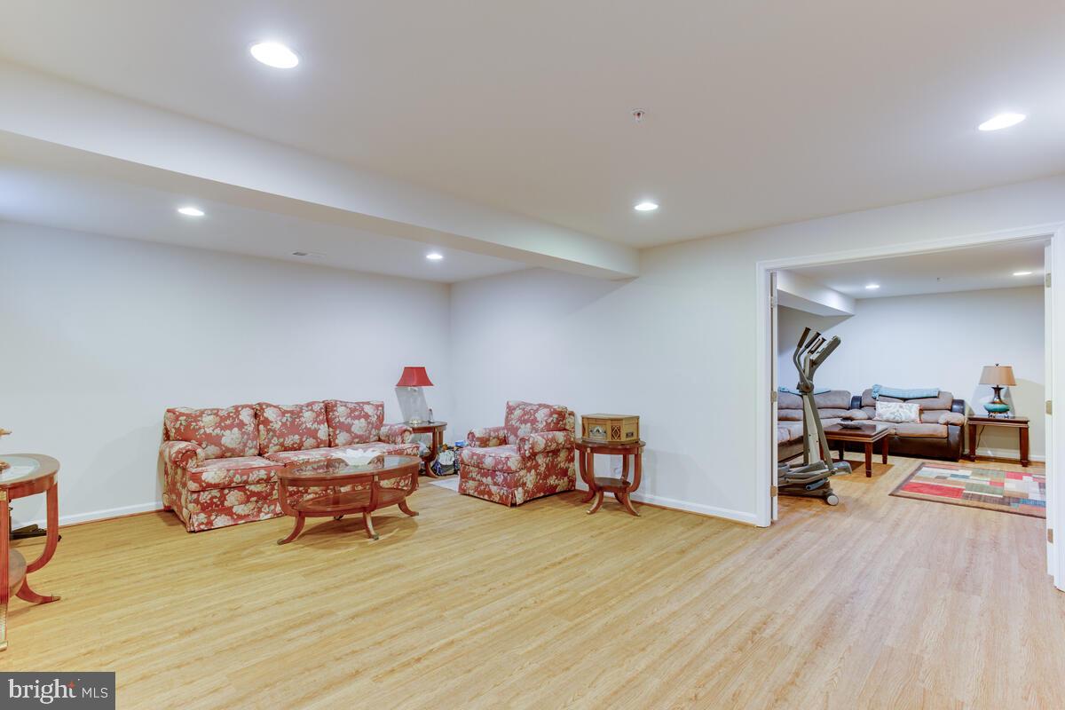 CHARLES HILL - Residential