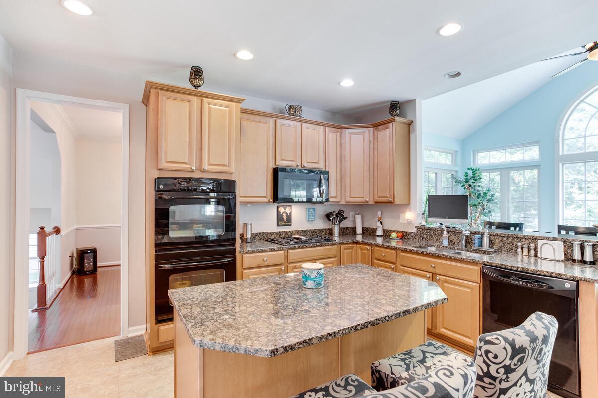 CHARLES HILL - Residential