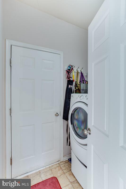 CHARLES HILL - Residential