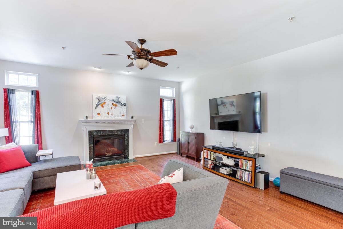 CHARLES HILL - Residential