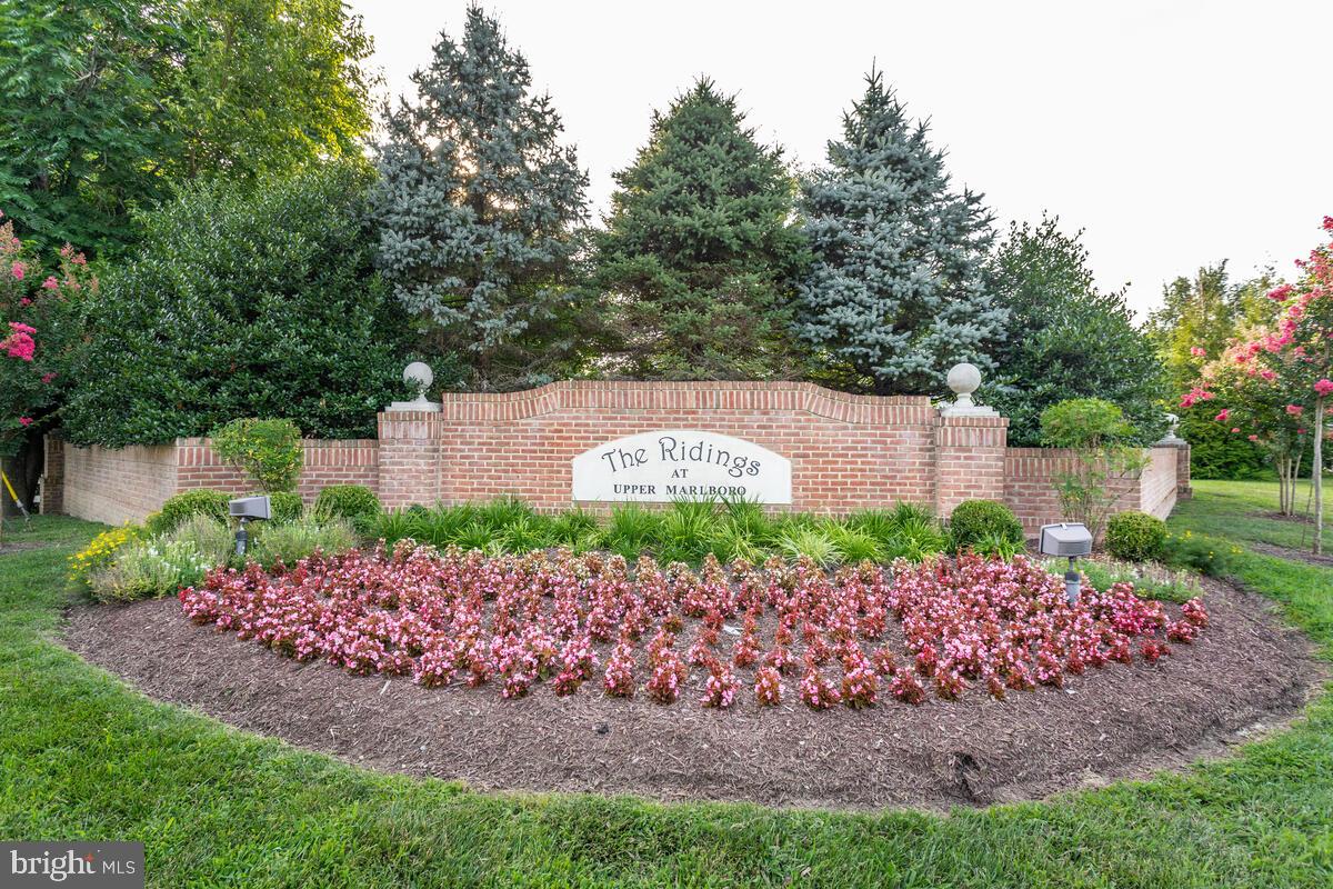 CHARLES HILL - Residential