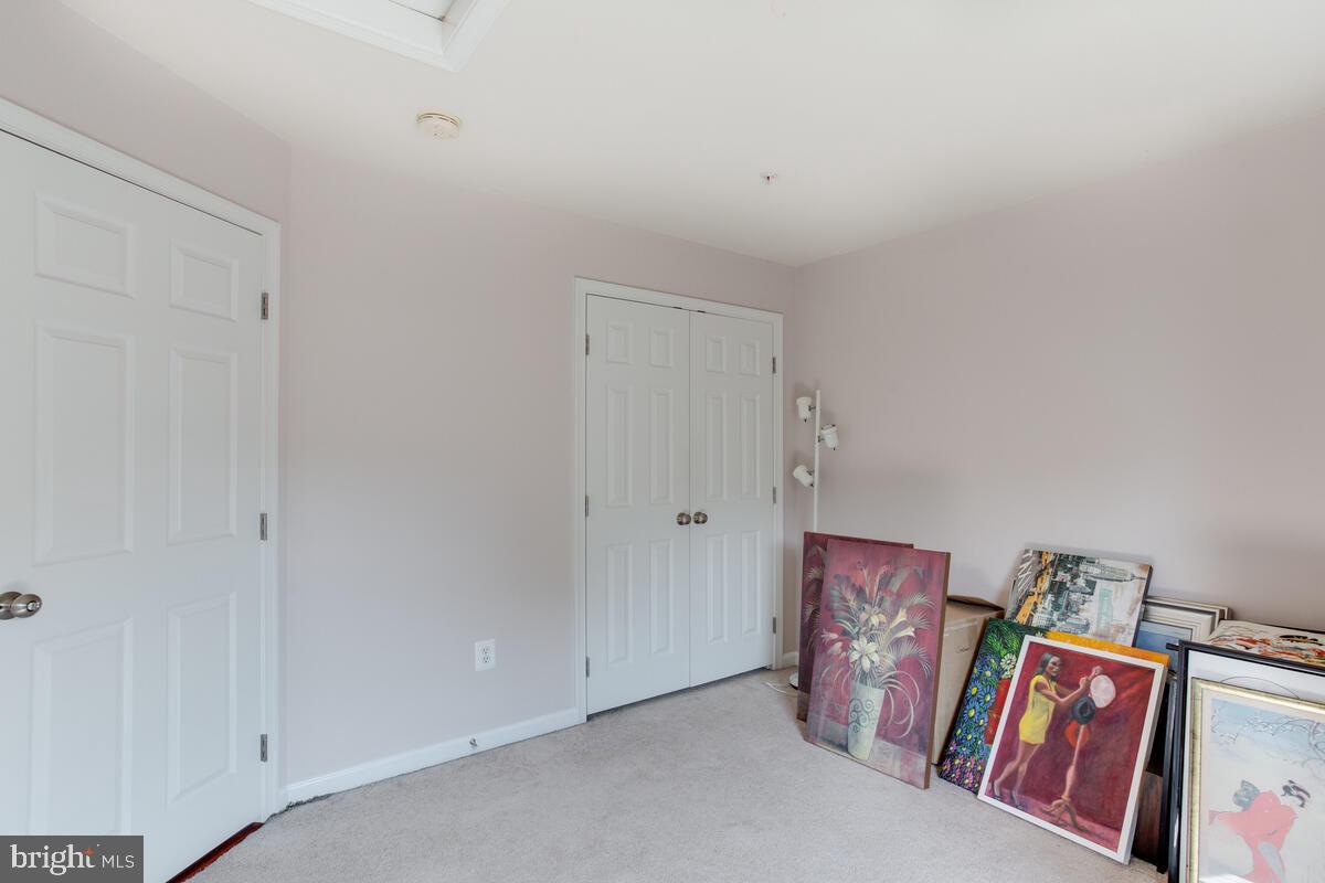 CHARLES HILL - Residential