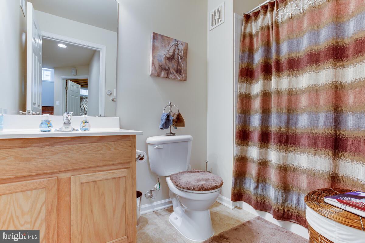 CHARLES HILL - Residential