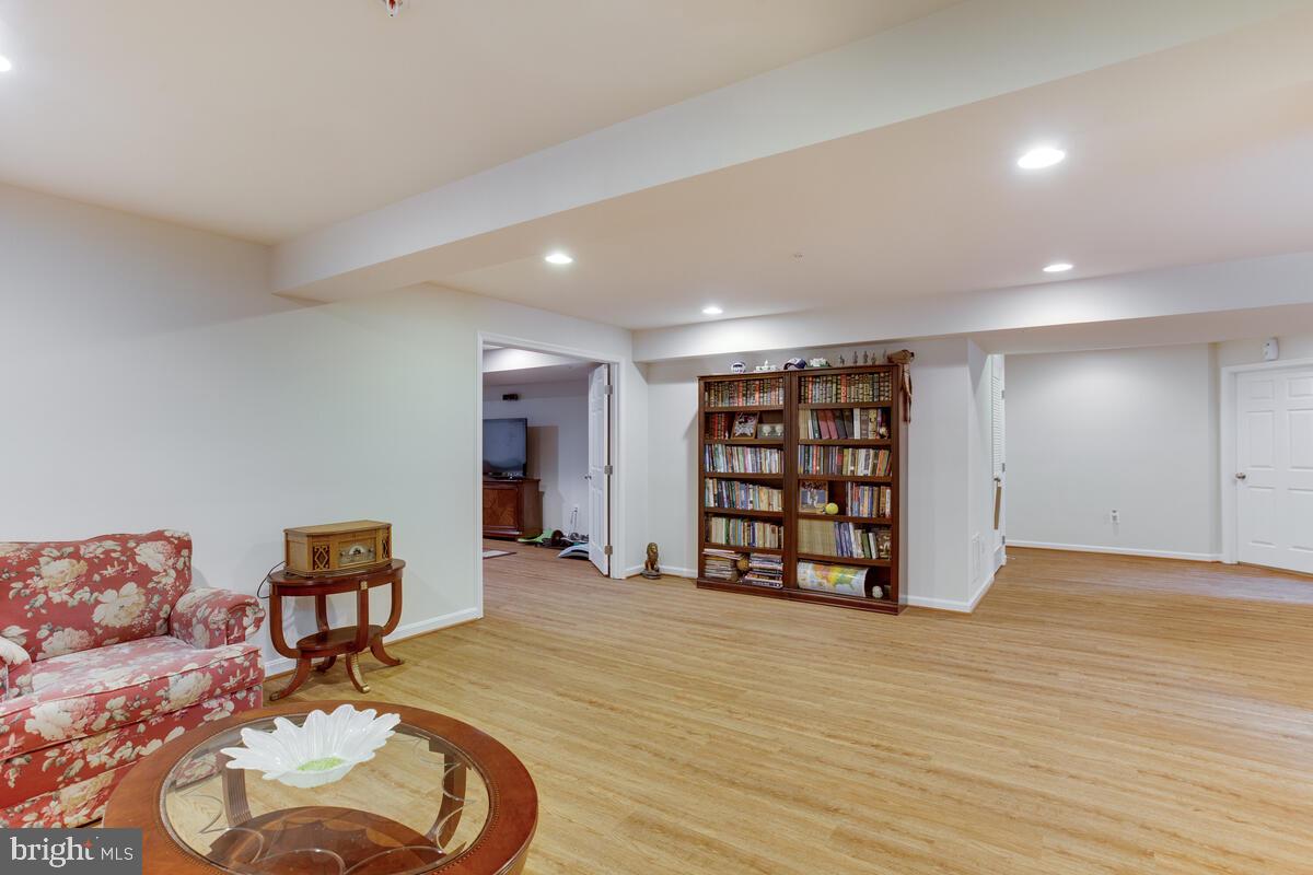 CHARLES HILL - Residential