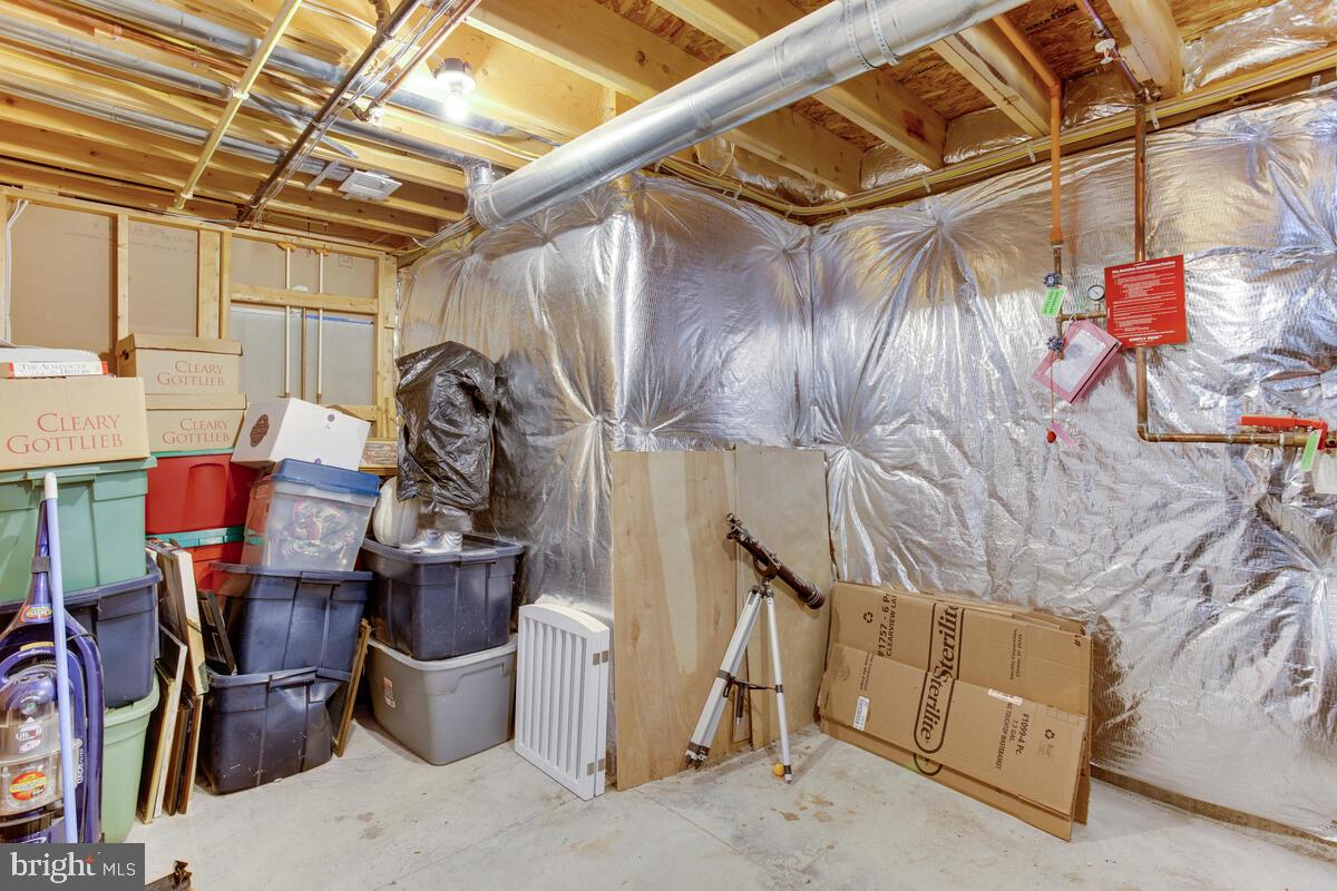 CHARLES HILL - Residential