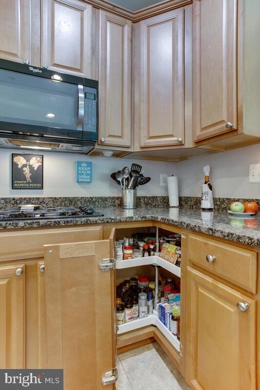 CHARLES HILL - Residential