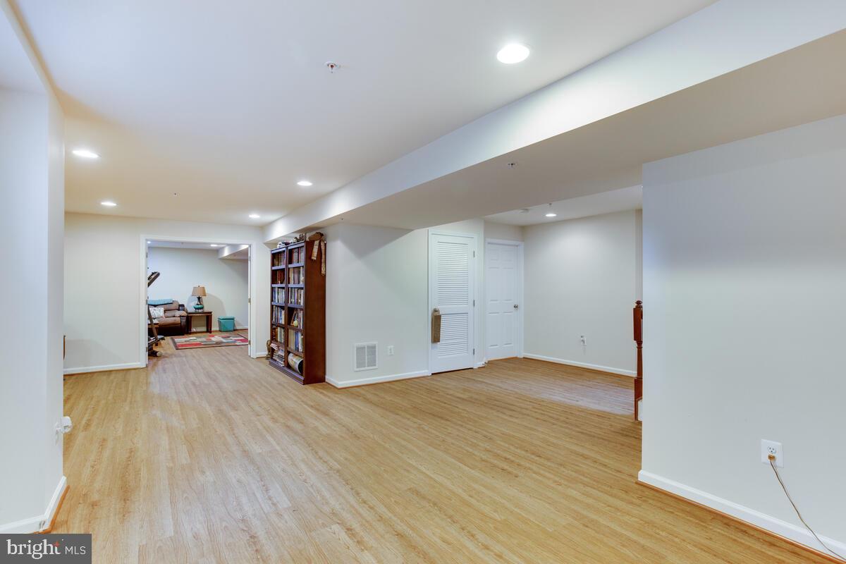 CHARLES HILL - Residential