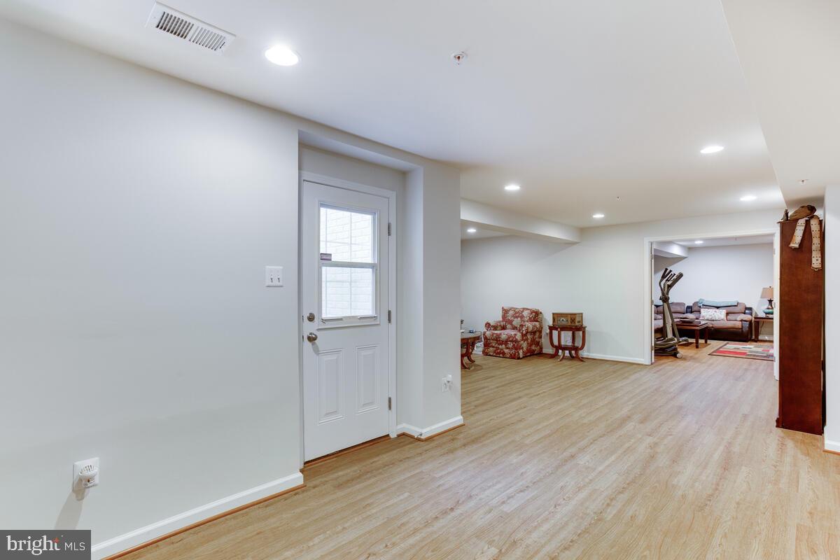 CHARLES HILL - Residential