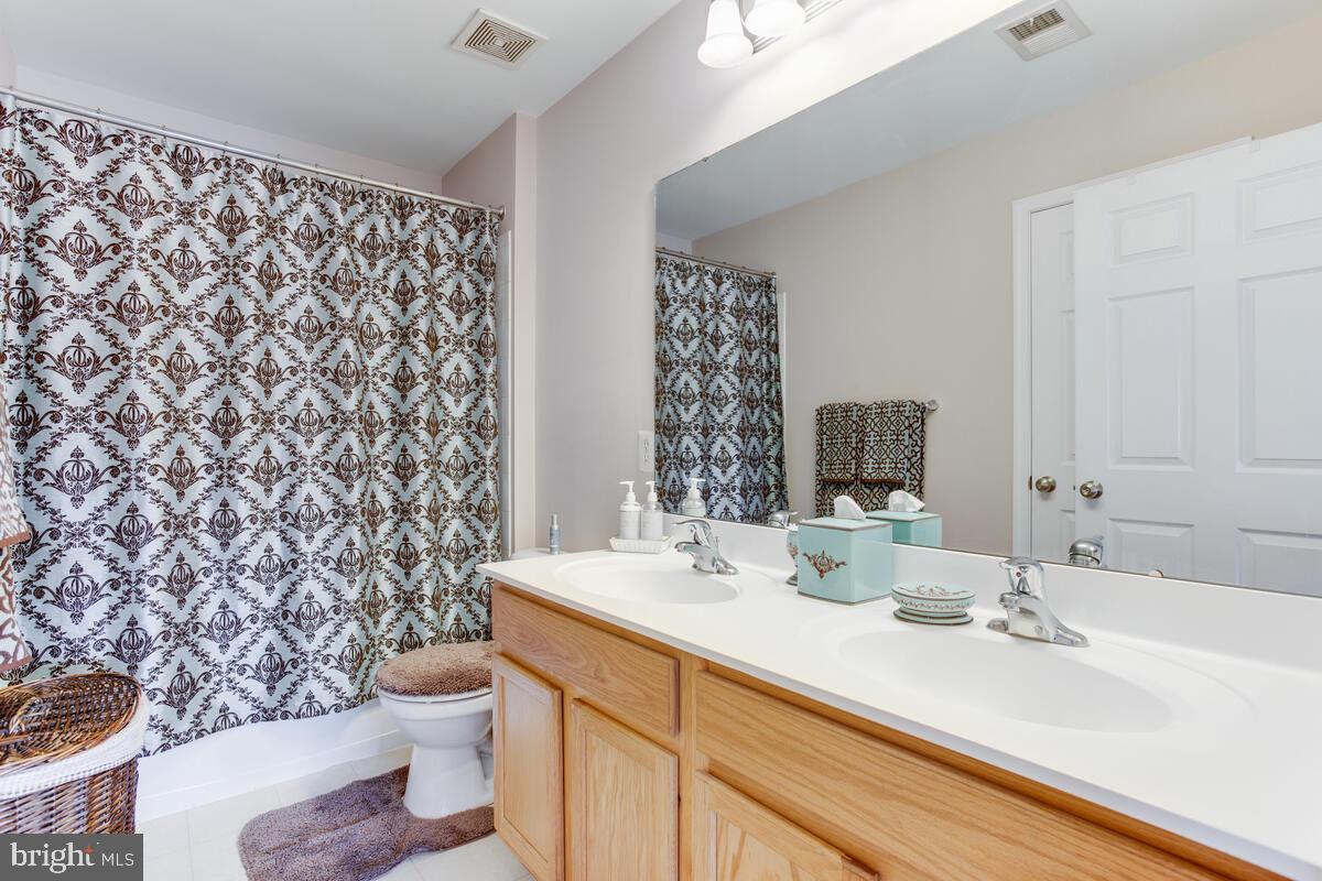 CHARLES HILL - Residential