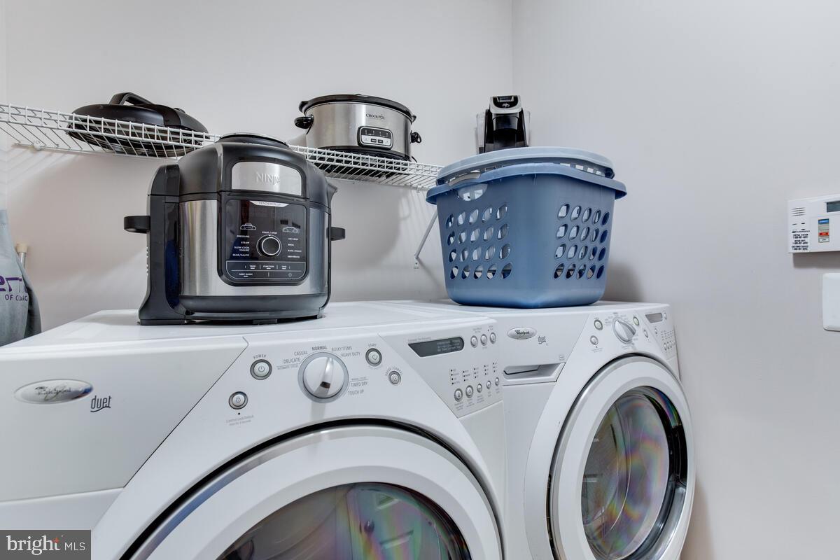 CHARLES HILL - Residential