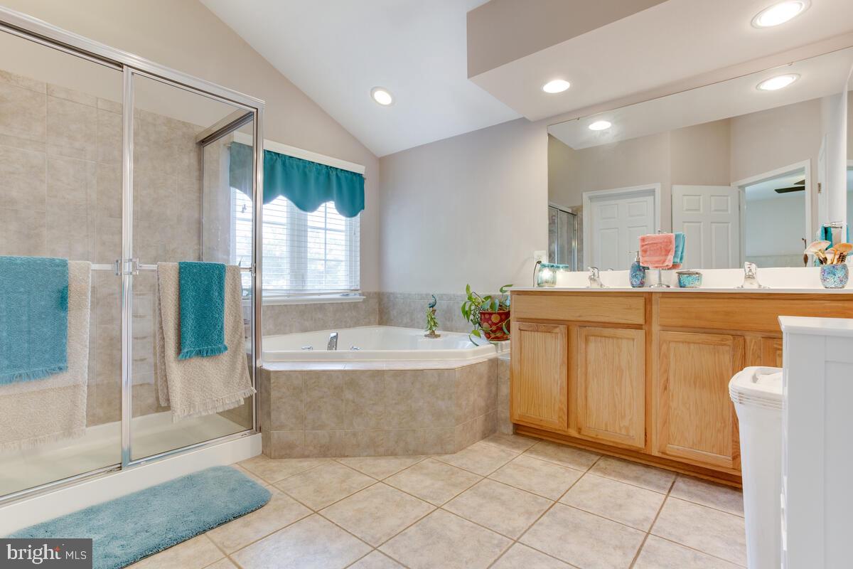 CHARLES HILL - Residential