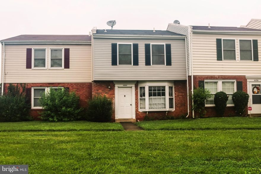Beautiful 2 level home features 3 bed/ 2.5 baths, great location about 2 blocks from Manassas mall, restaurants ans schools.Newer HVAC, new stove and fridge to be installed. Future owner gets to pick the color of new carpet and paint!