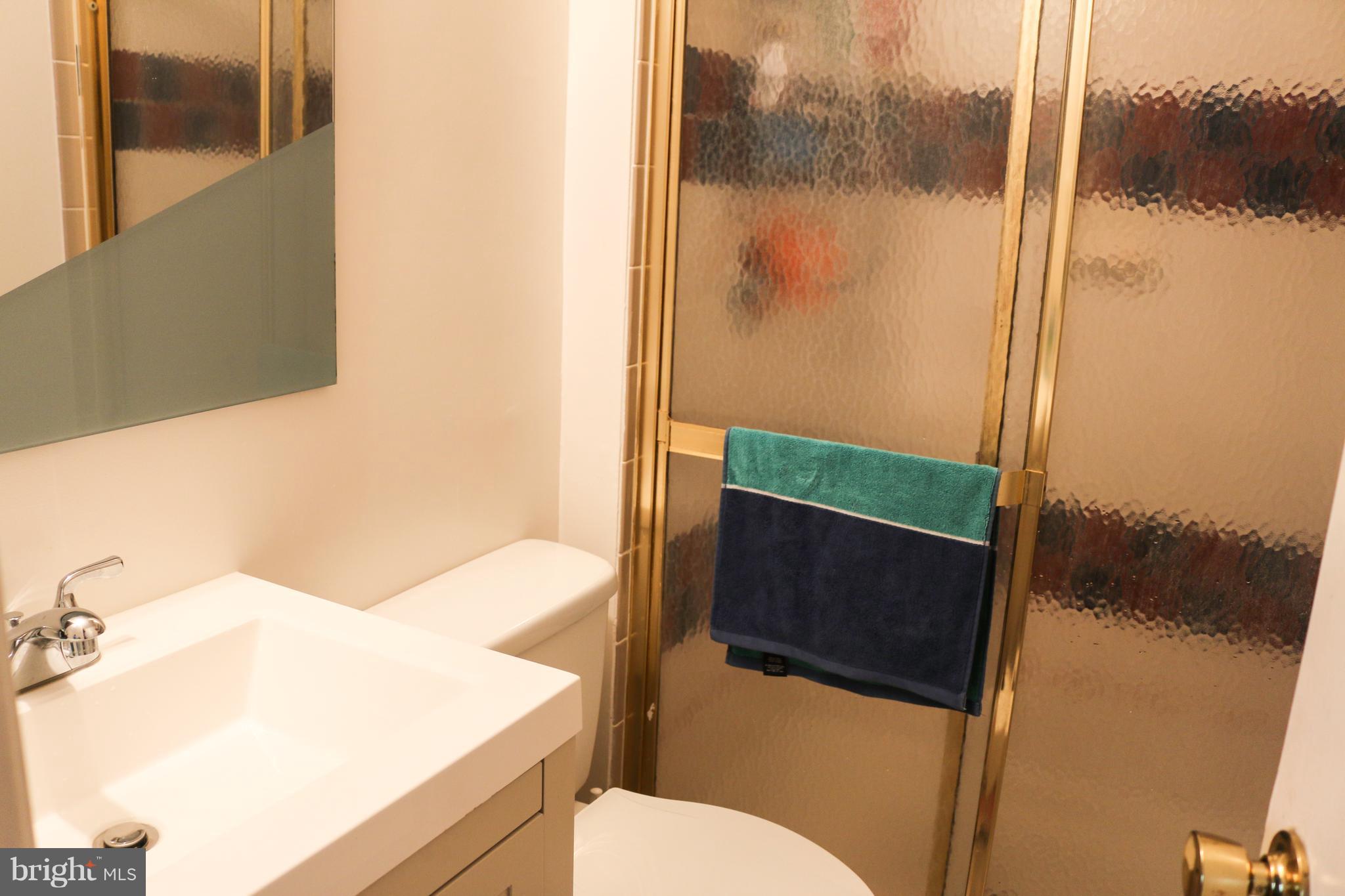 ASHTON GLEN - Residential