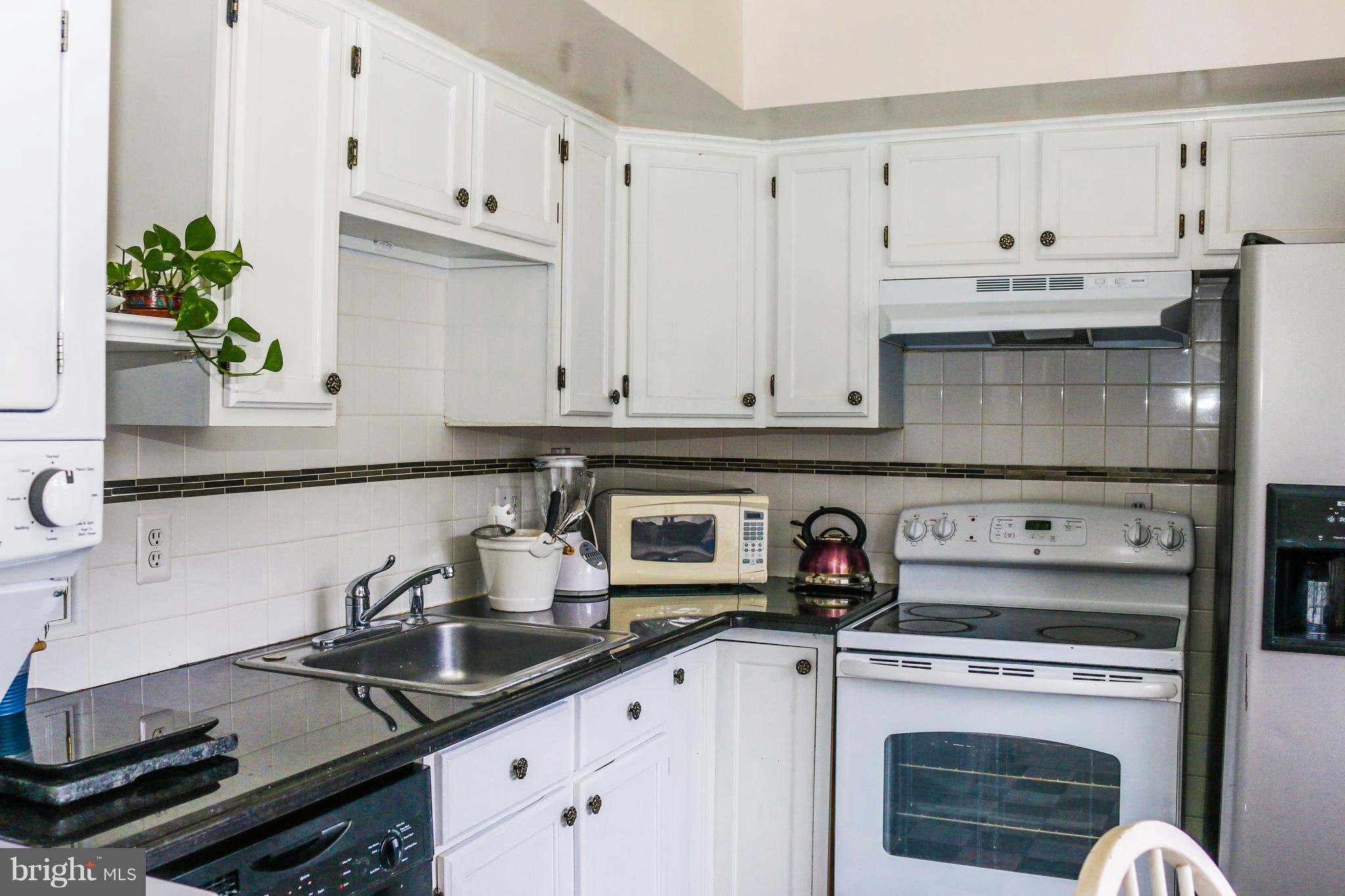 ASHTON GLEN - Residential