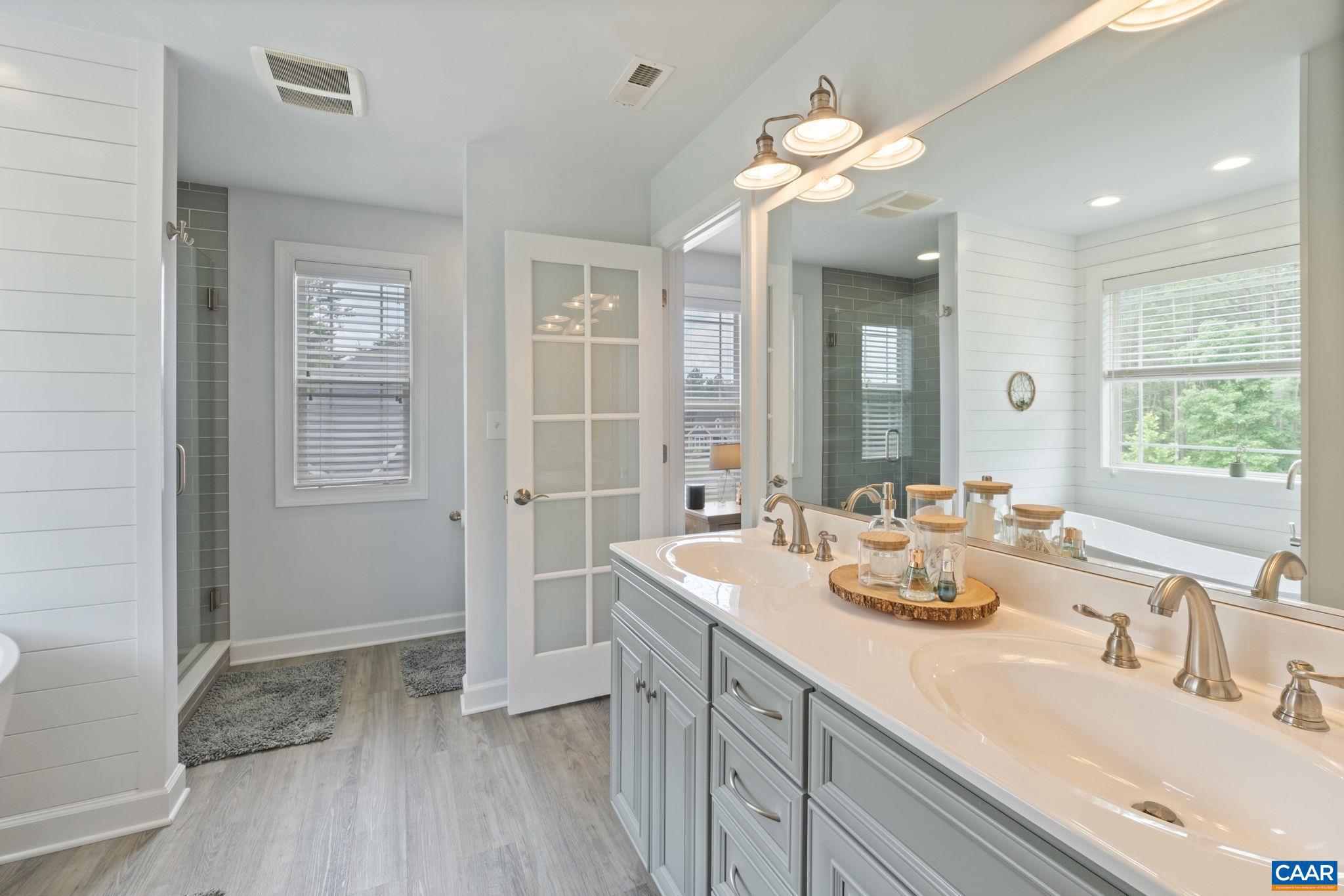 TWO RIVERS - Residential