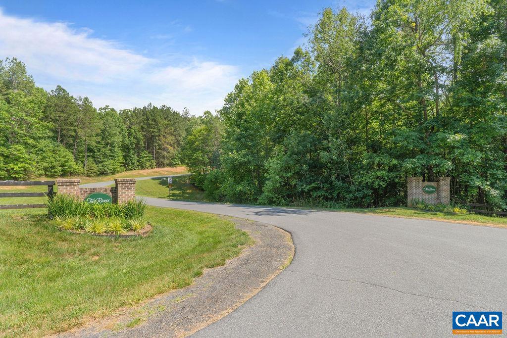 TWO RIVERS - Residential