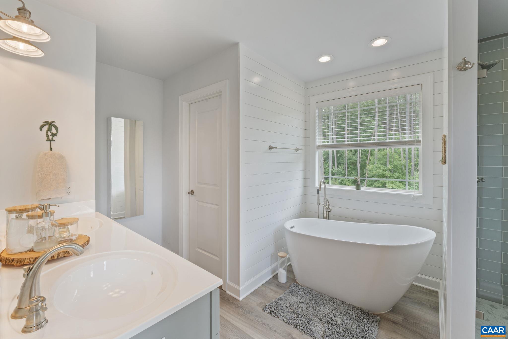 TWO RIVERS - Residential