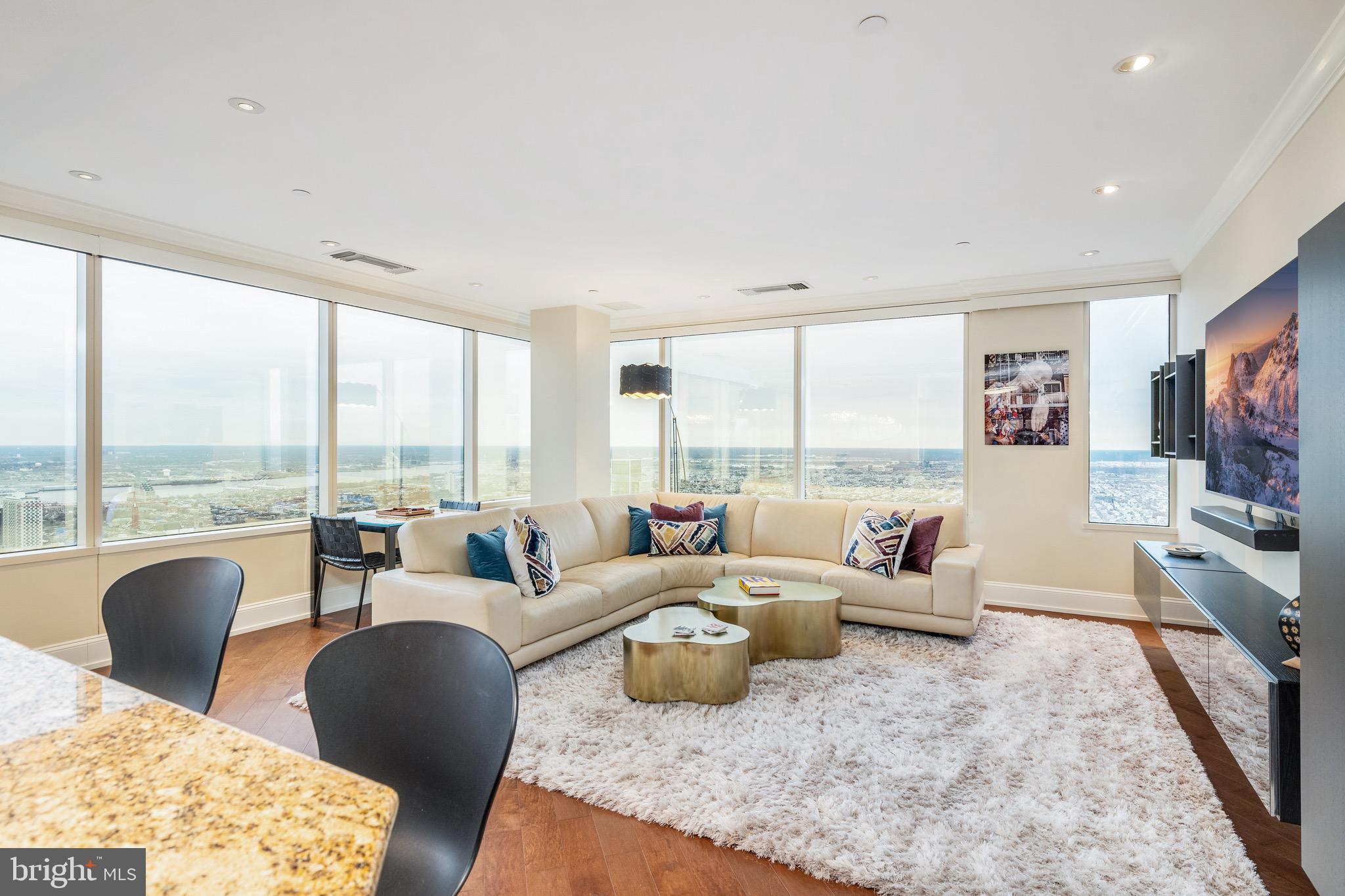 AVENUE OF THE ARTS - Residential