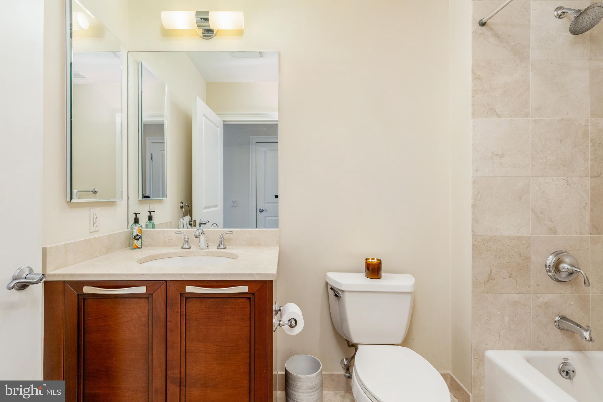 AVENUE OF THE ARTS - Residential