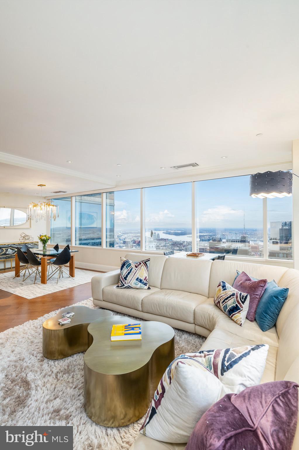 AVENUE OF THE ARTS - Residential