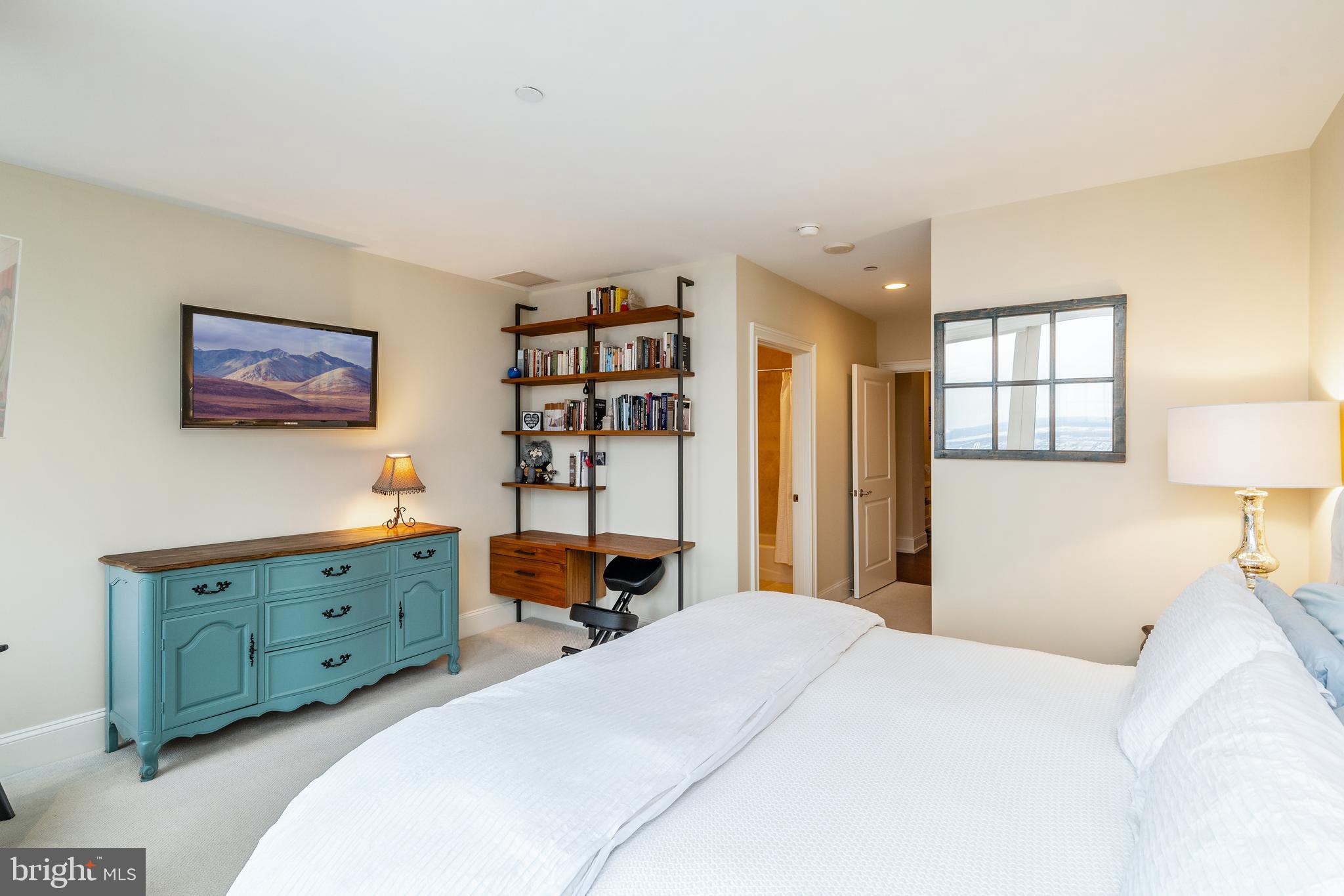 AVENUE OF THE ARTS - Residential