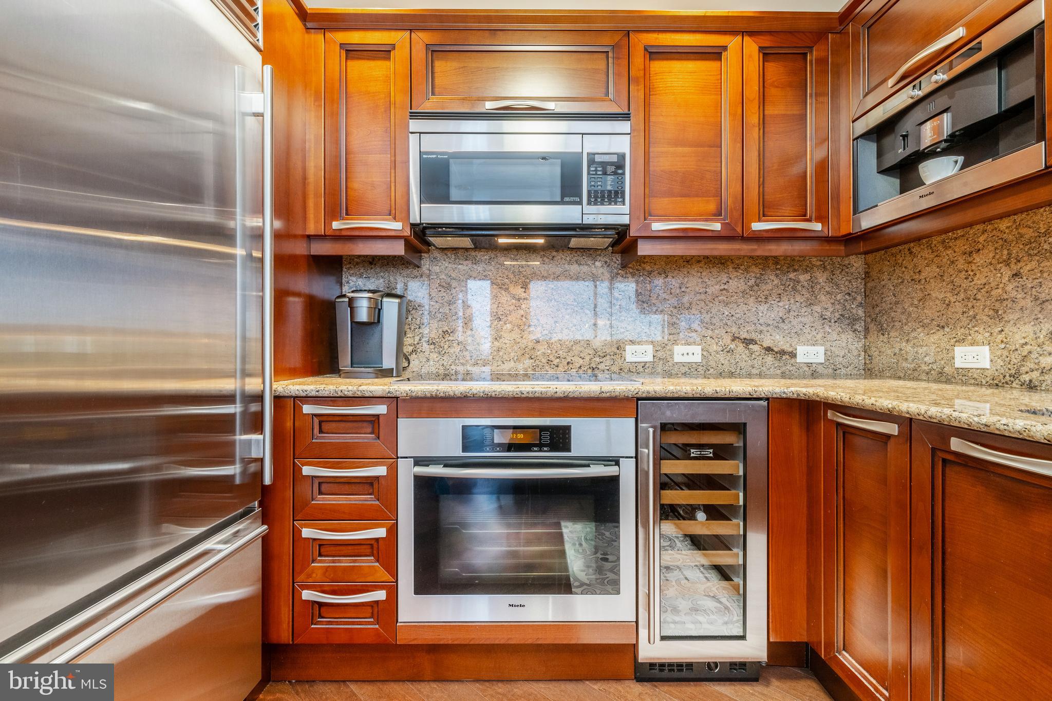 AVENUE OF THE ARTS - Residential