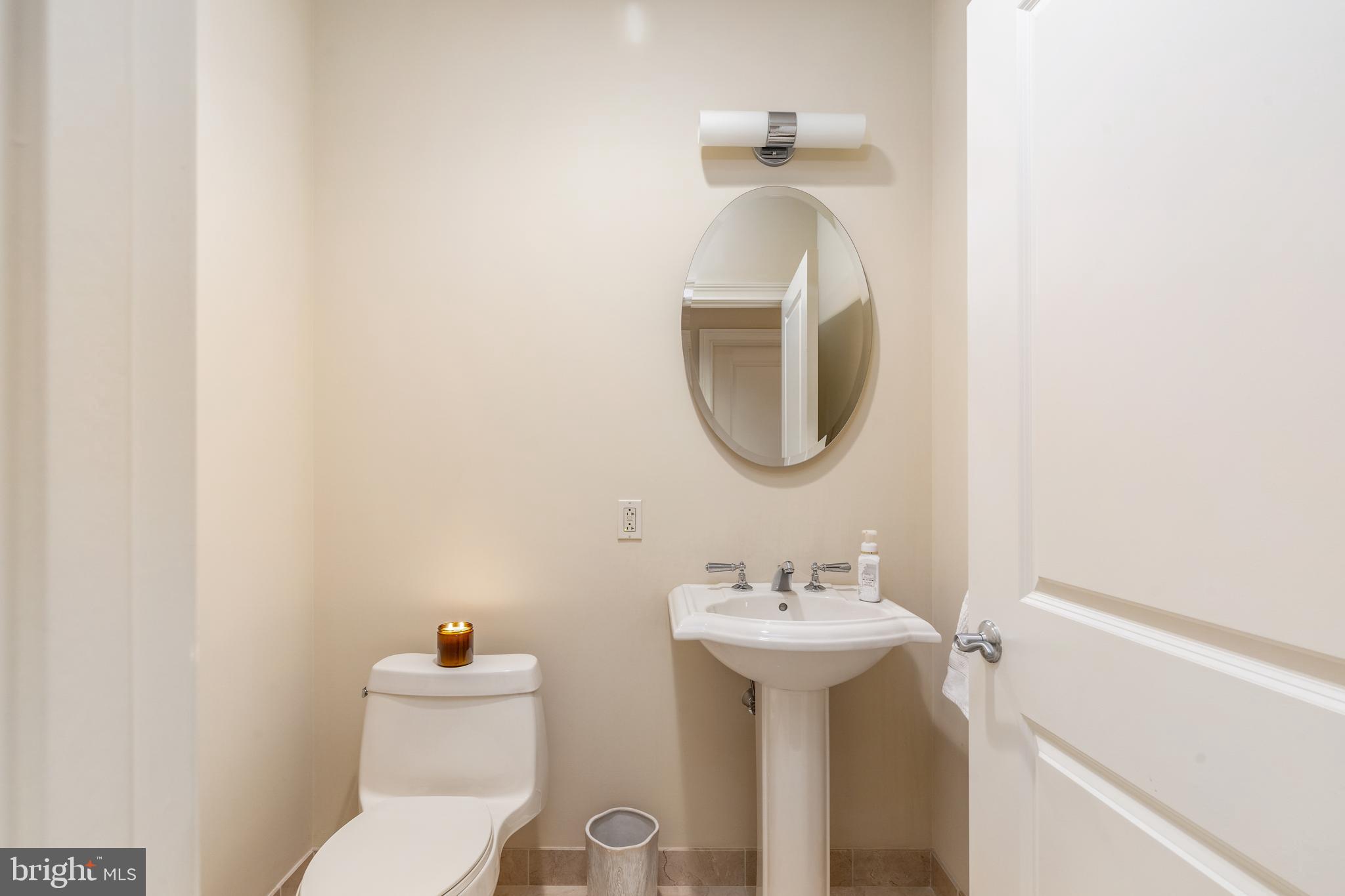 AVENUE OF THE ARTS - Residential