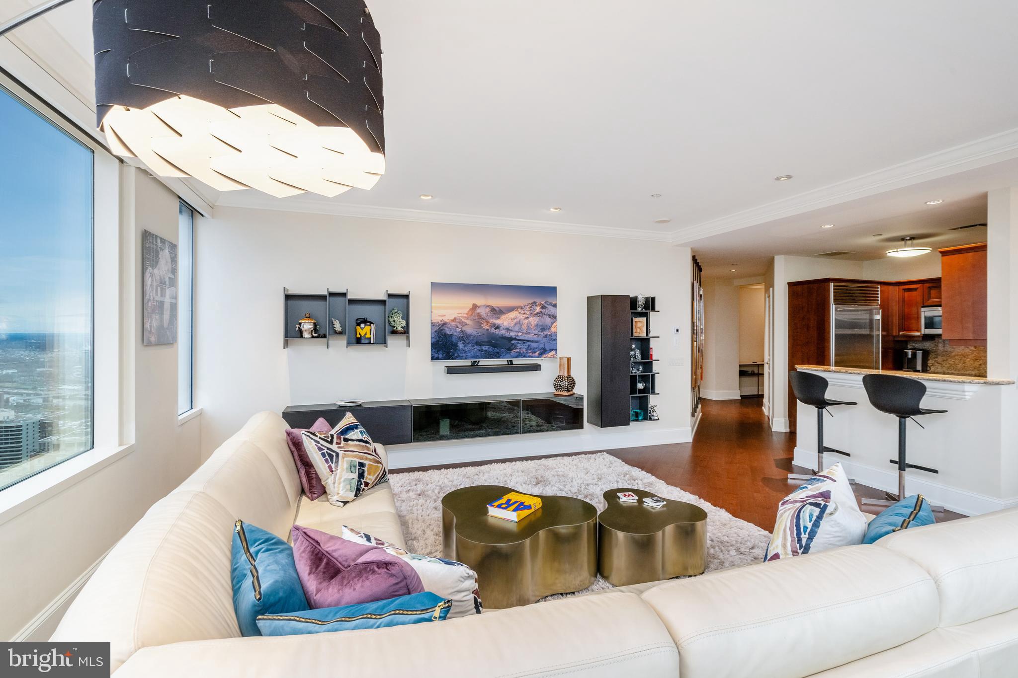 AVENUE OF THE ARTS - Residential