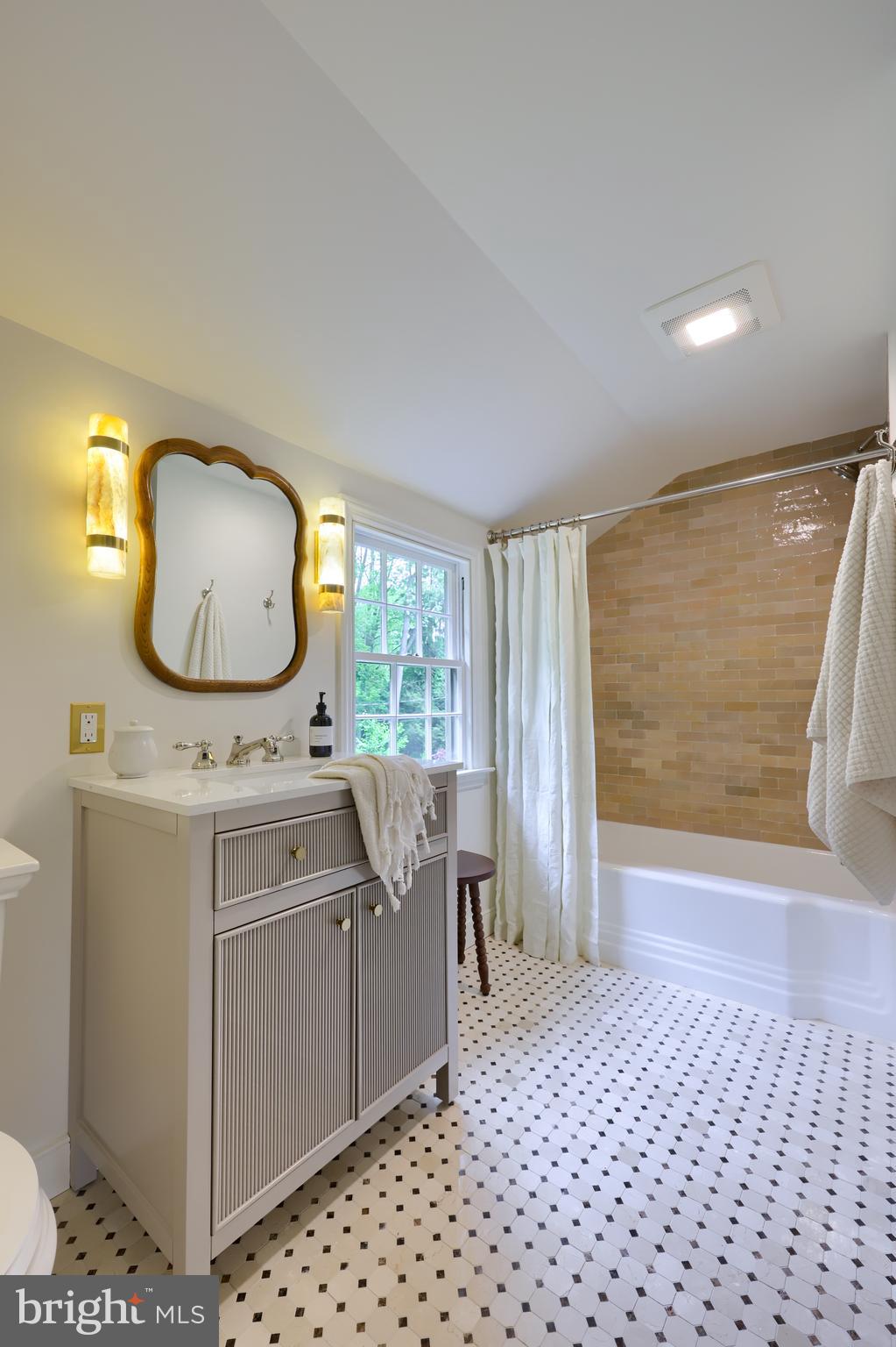 LANCASTER TWP - Residential