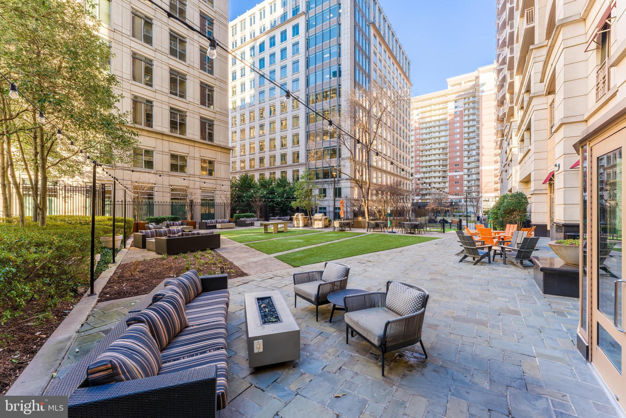 RESIDENCES AT LIBERTY CENTER - Residential