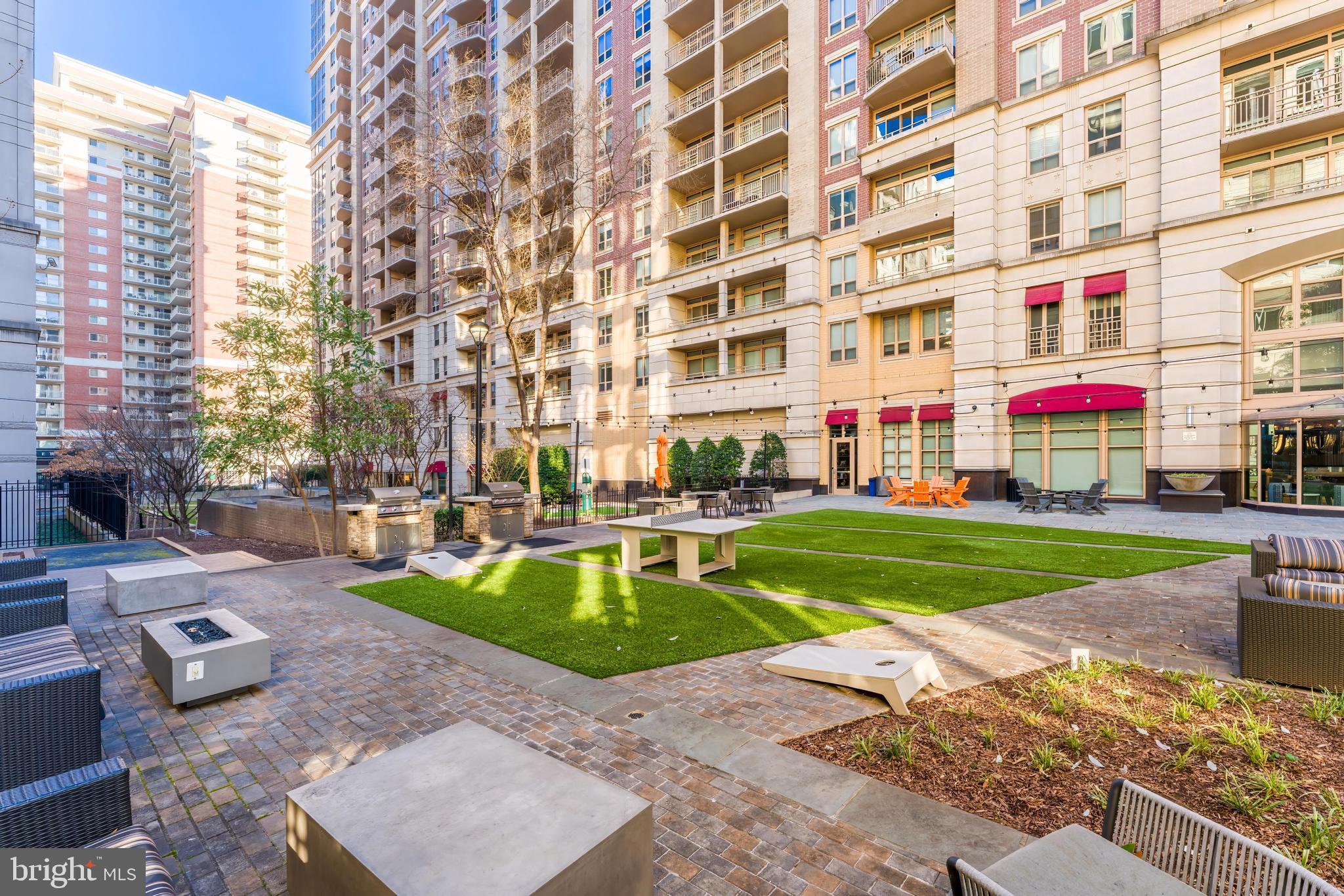 RESIDENCES AT LIBERTY CENTER - Residential