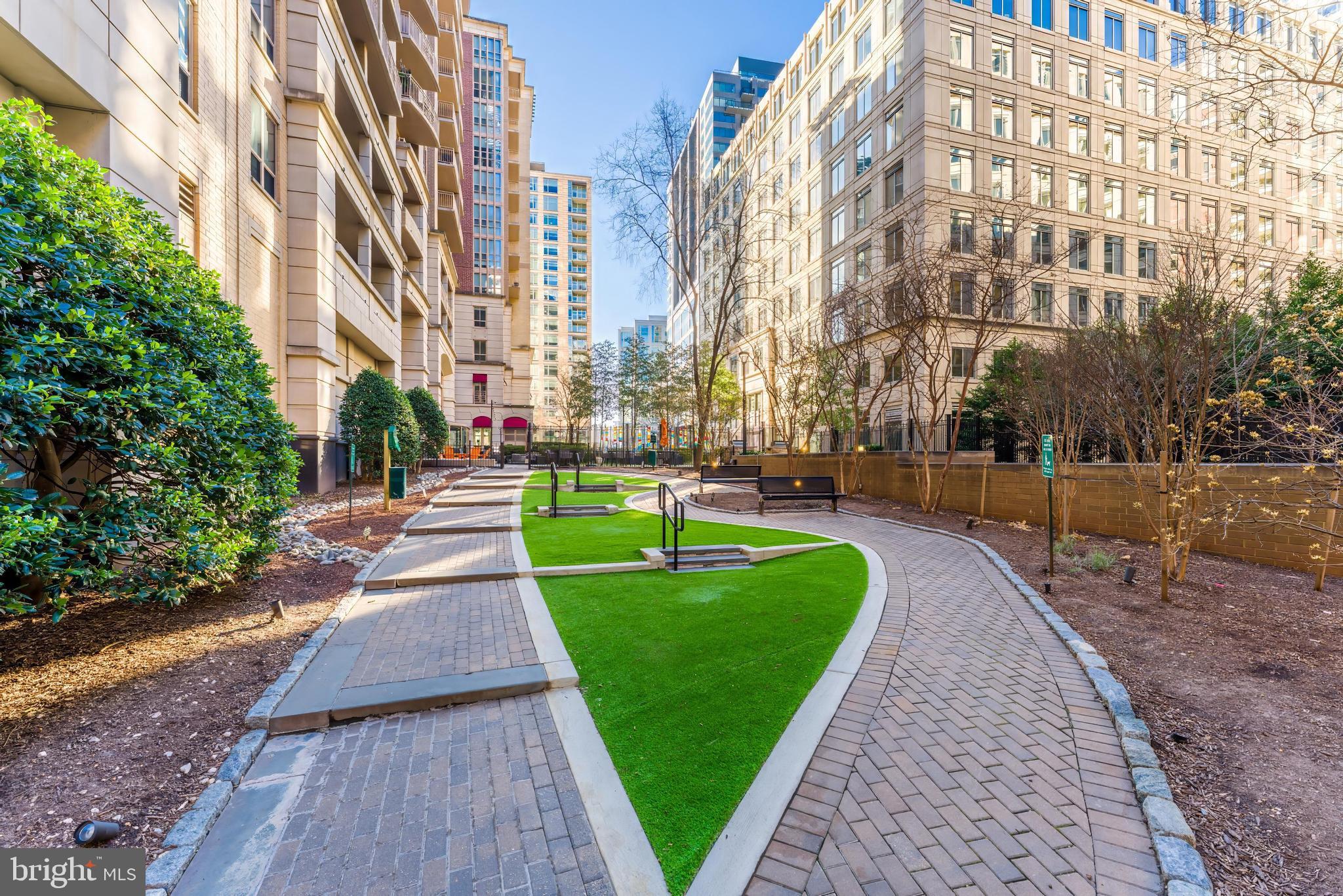 RESIDENCES AT LIBERTY CENTER - Residential