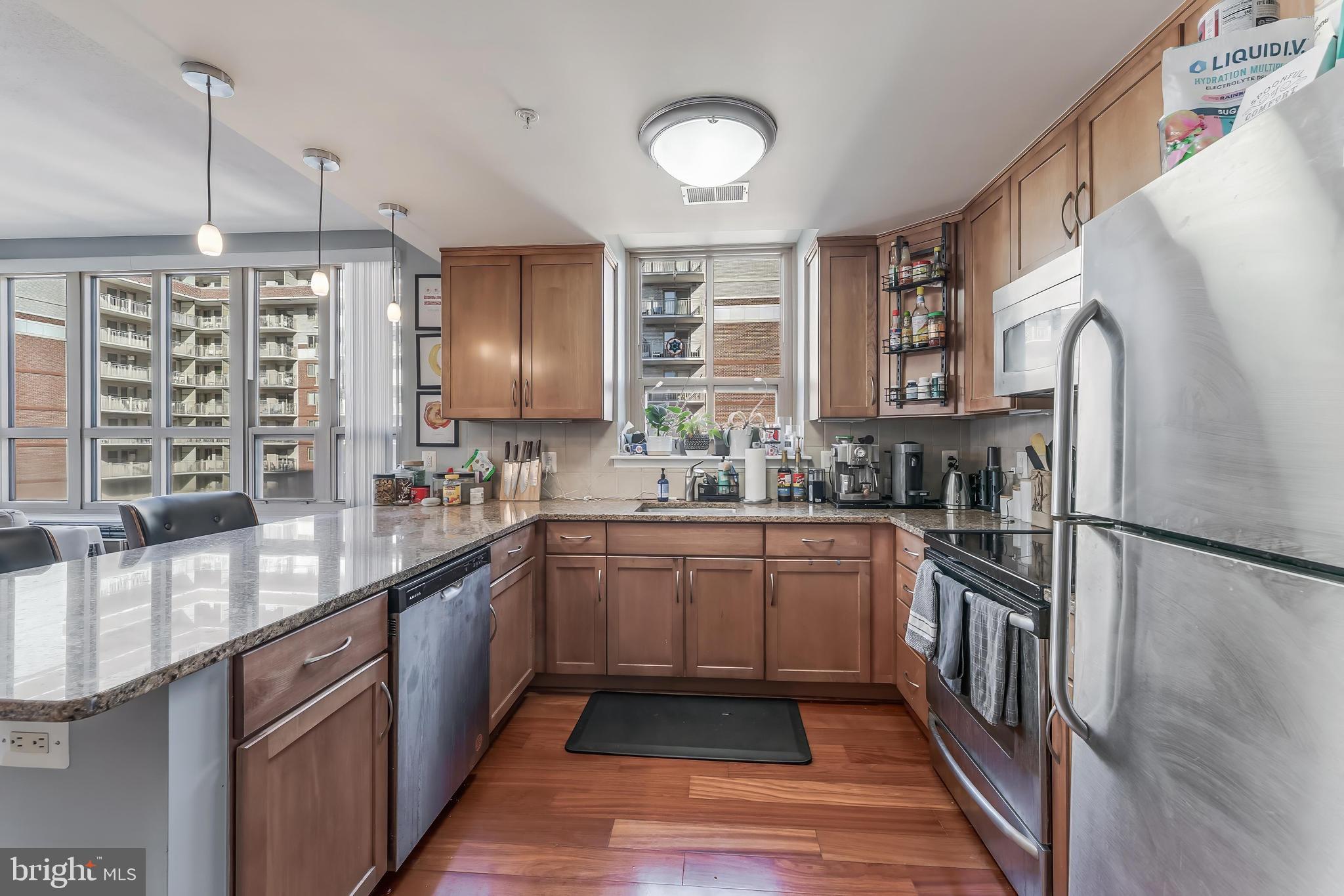 RESIDENCES AT LIBERTY CENTER - Residential