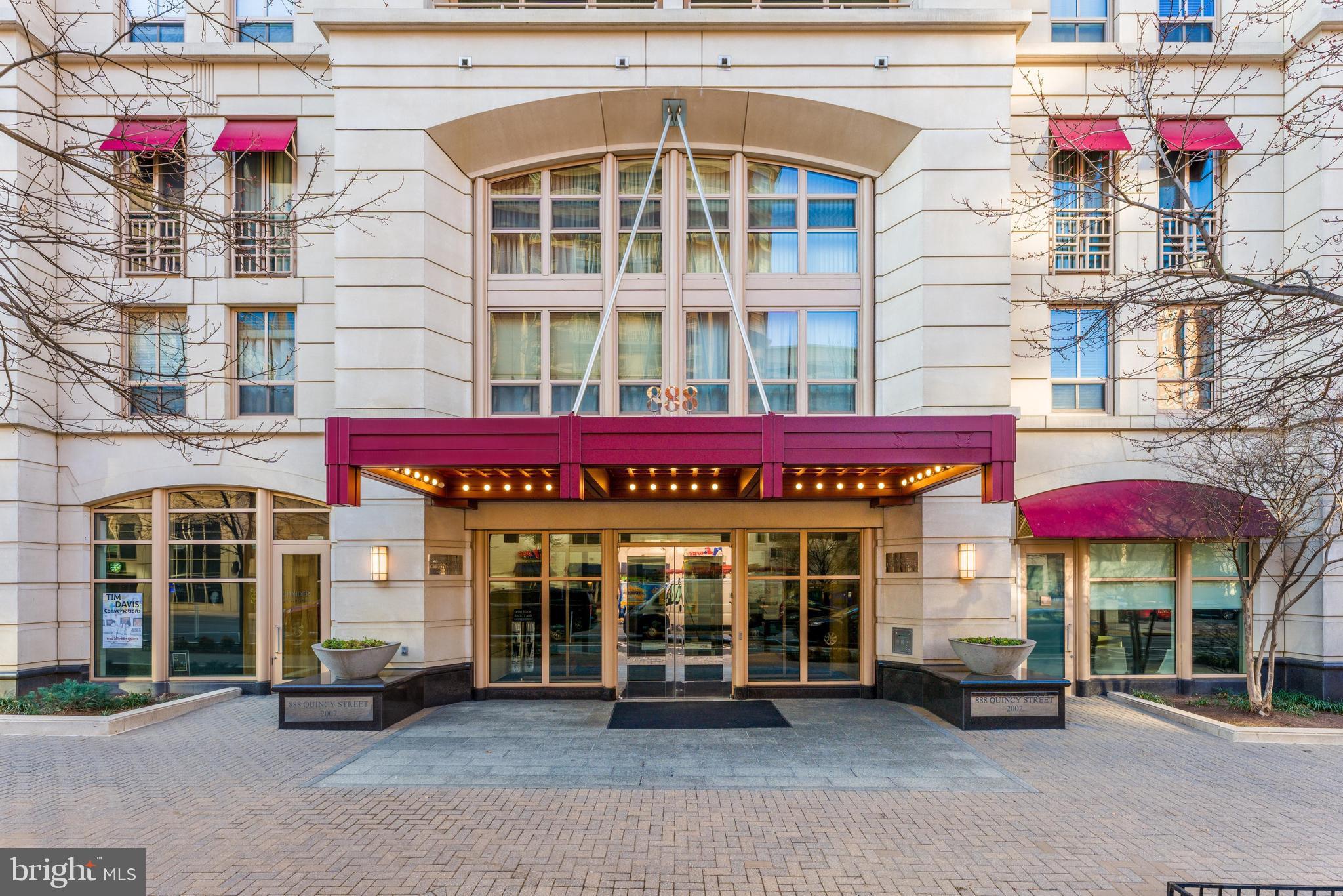 888 N QUINCY STREET 1401