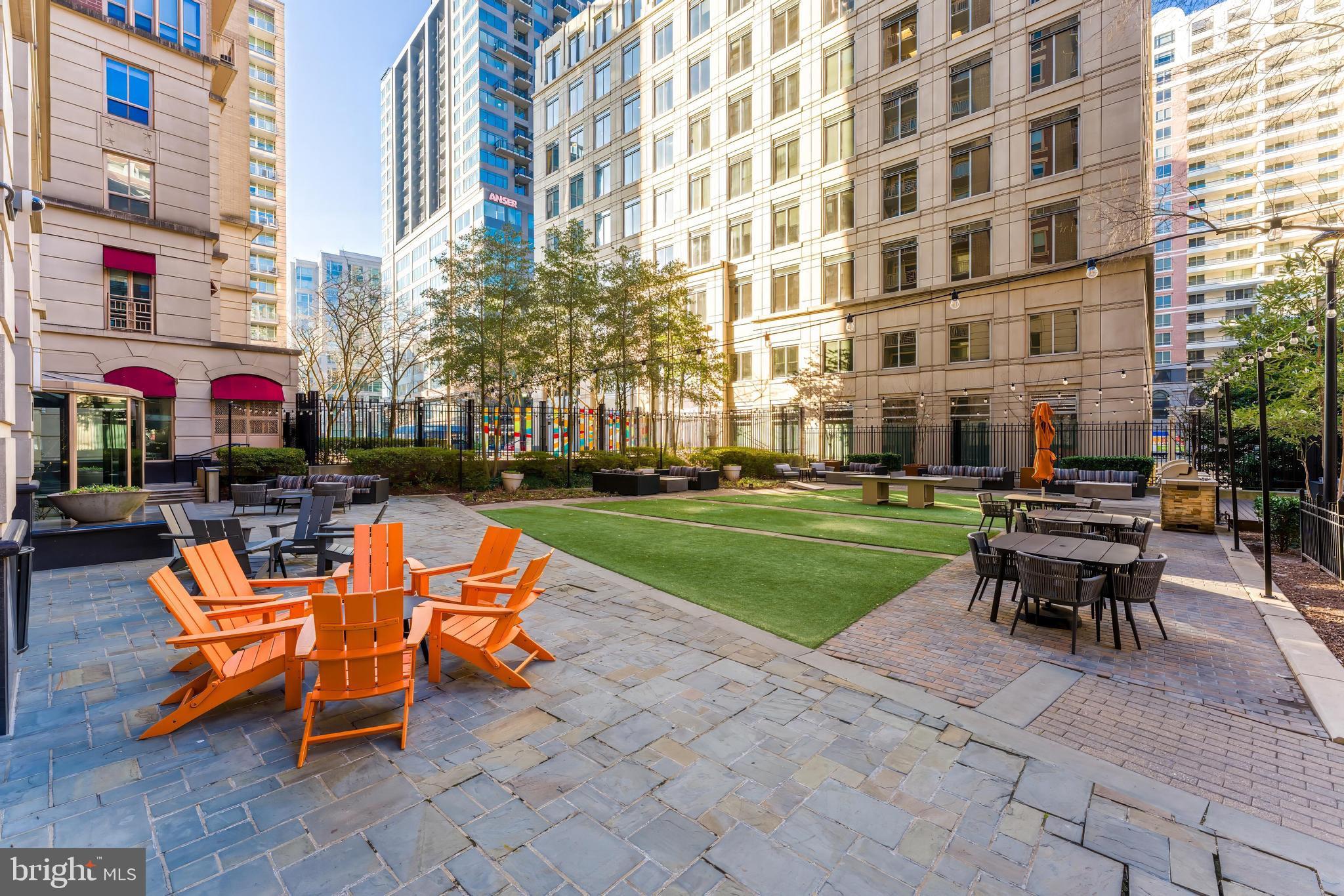 RESIDENCES AT LIBERTY CENTER - Residential