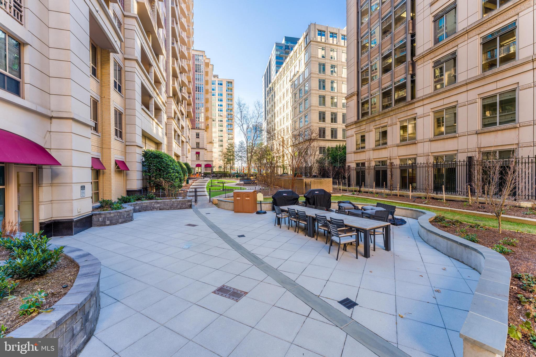 RESIDENCES AT LIBERTY CENTER - Residential