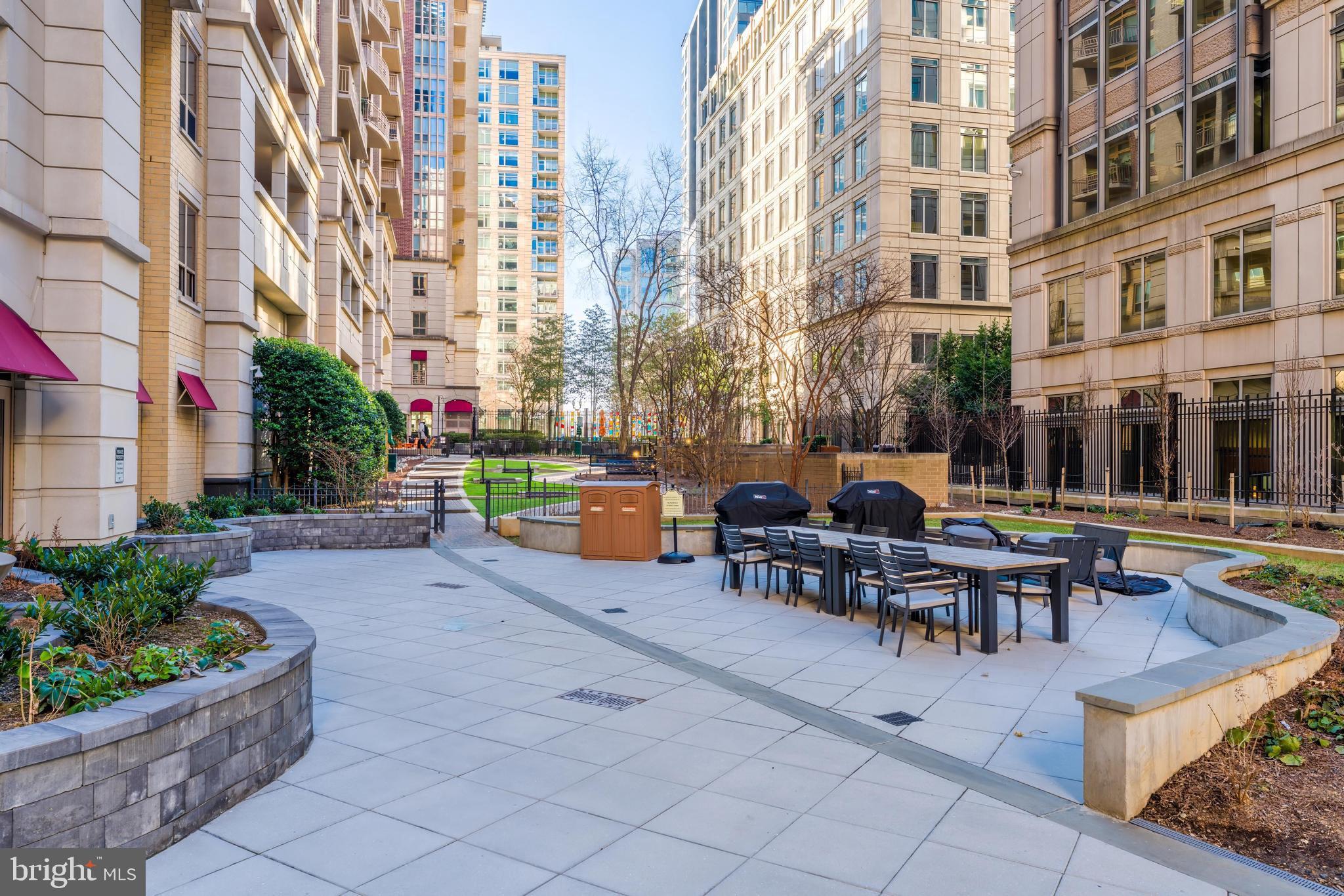 RESIDENCES AT LIBERTY CENTER - Residential