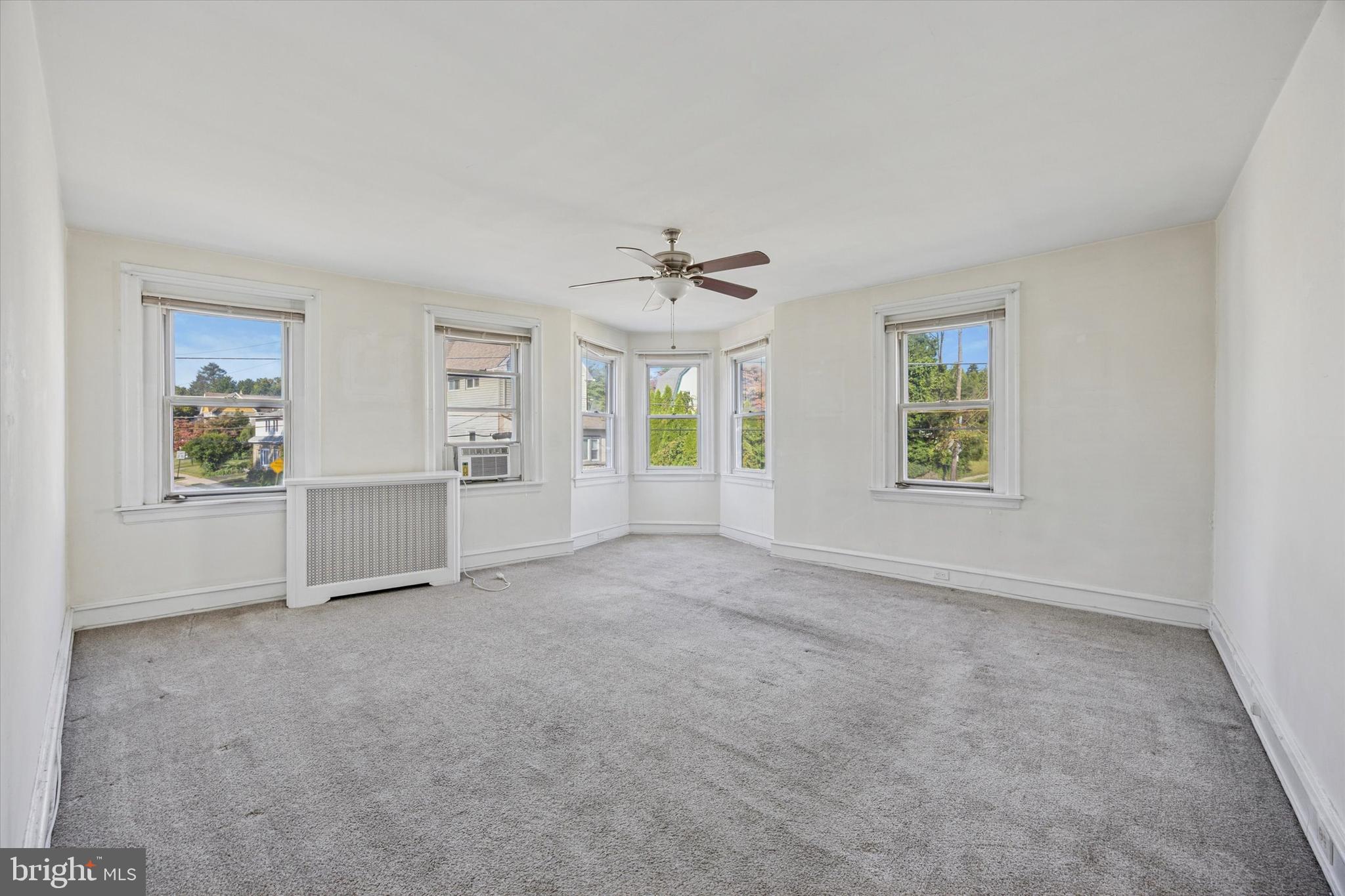 ELKINS PARK - Commercial Sale