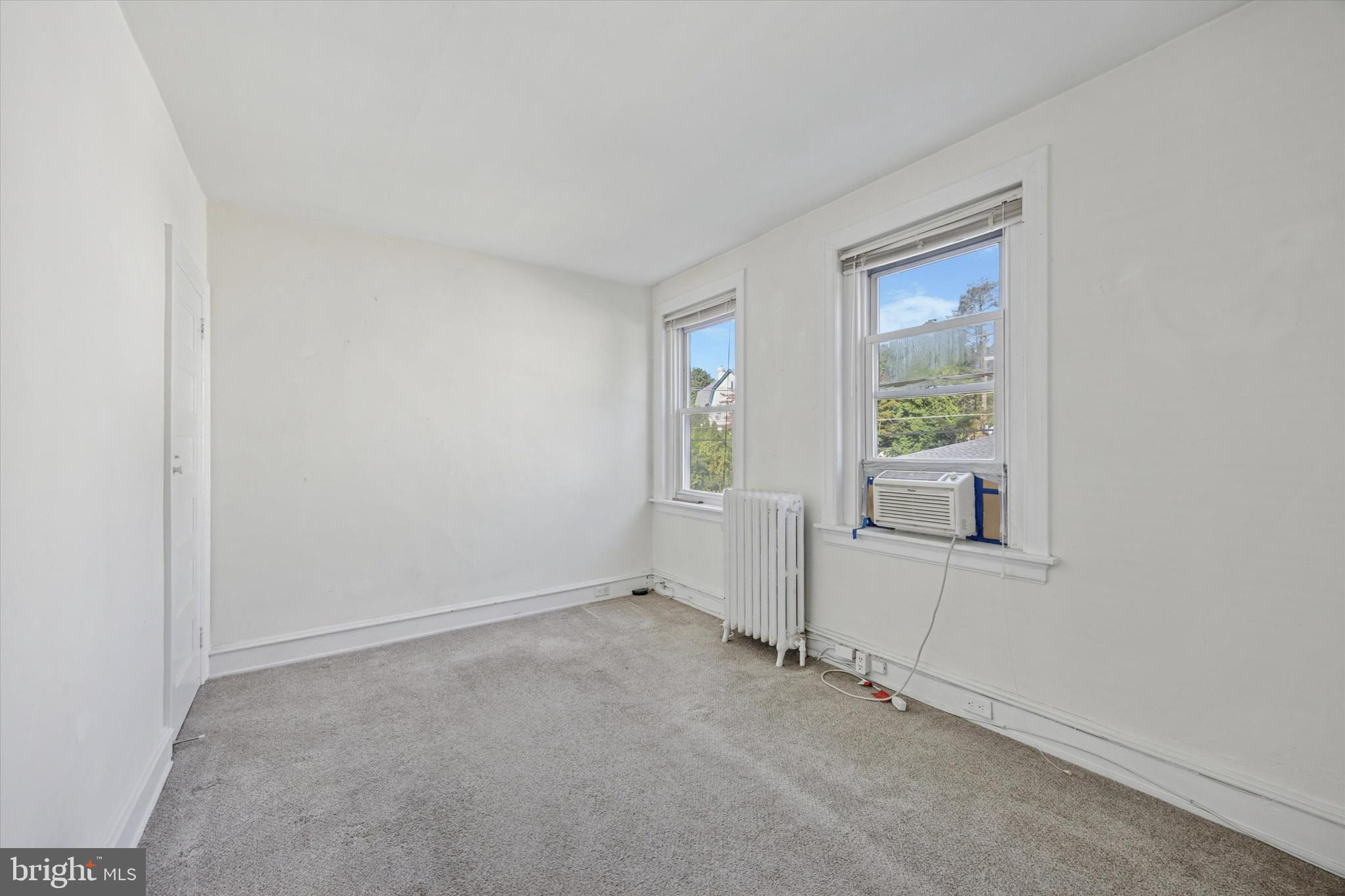 ELKINS PARK - Commercial Sale