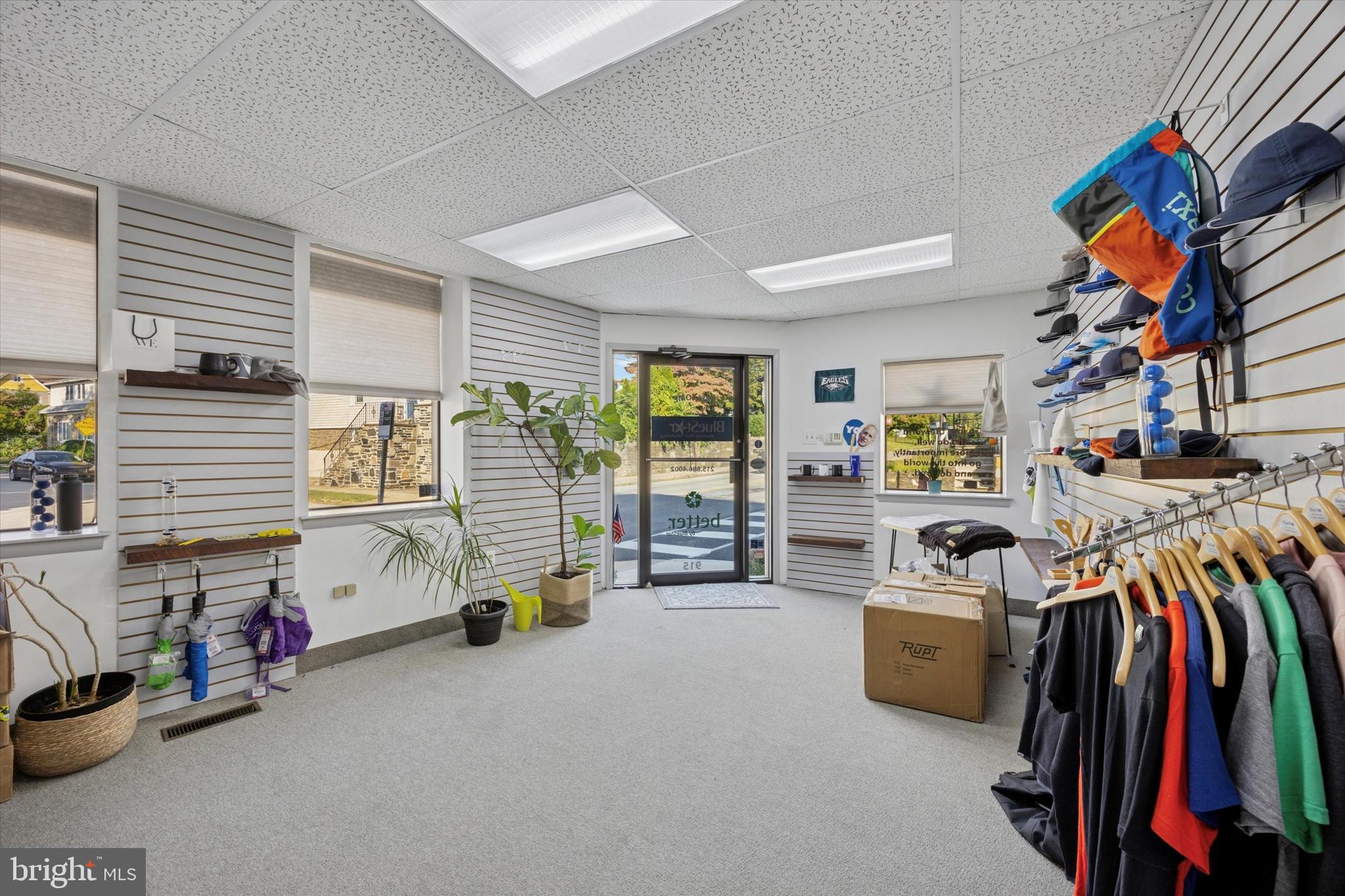 ELKINS PARK - Commercial Sale