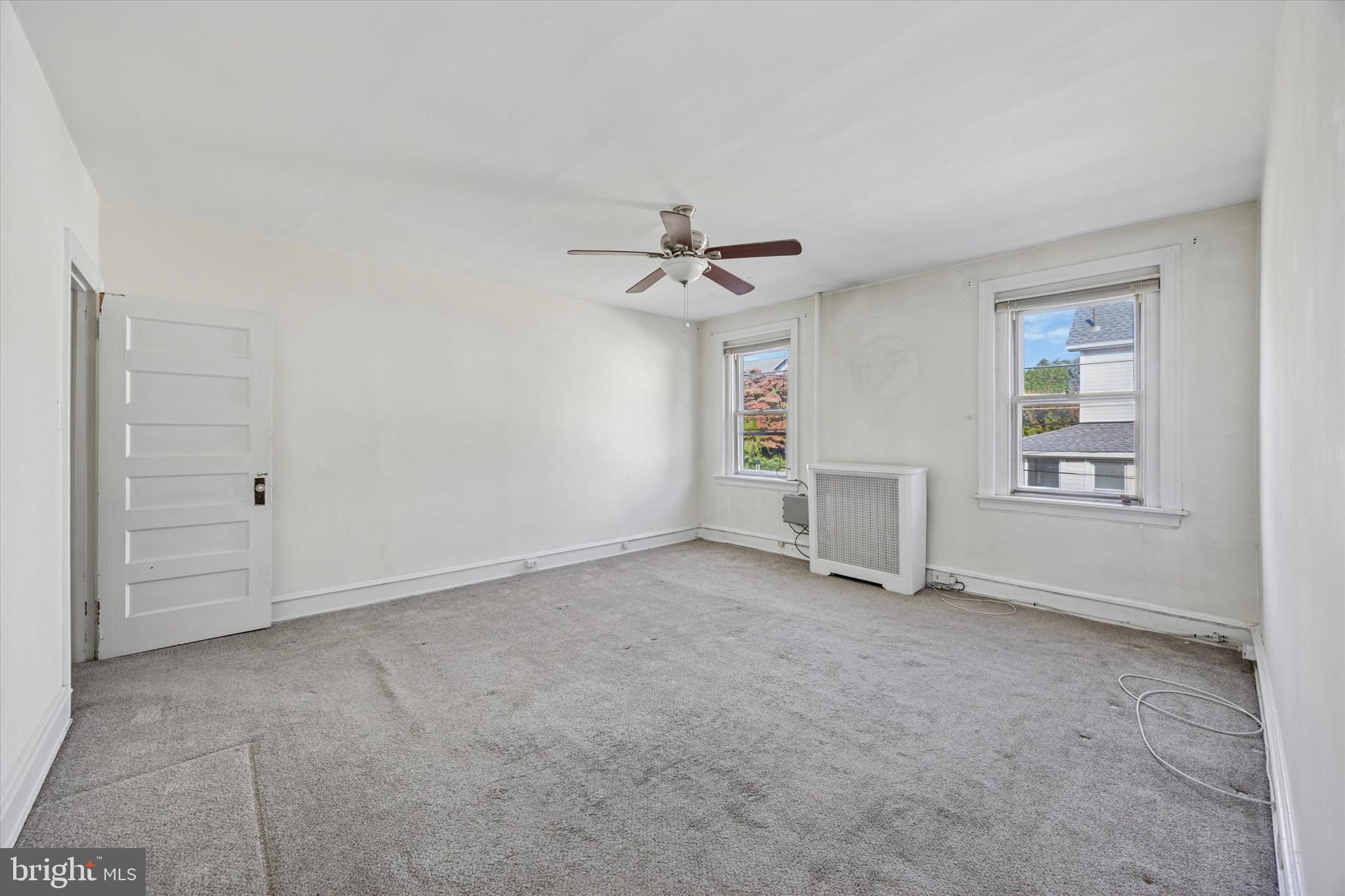 ELKINS PARK - Commercial Sale