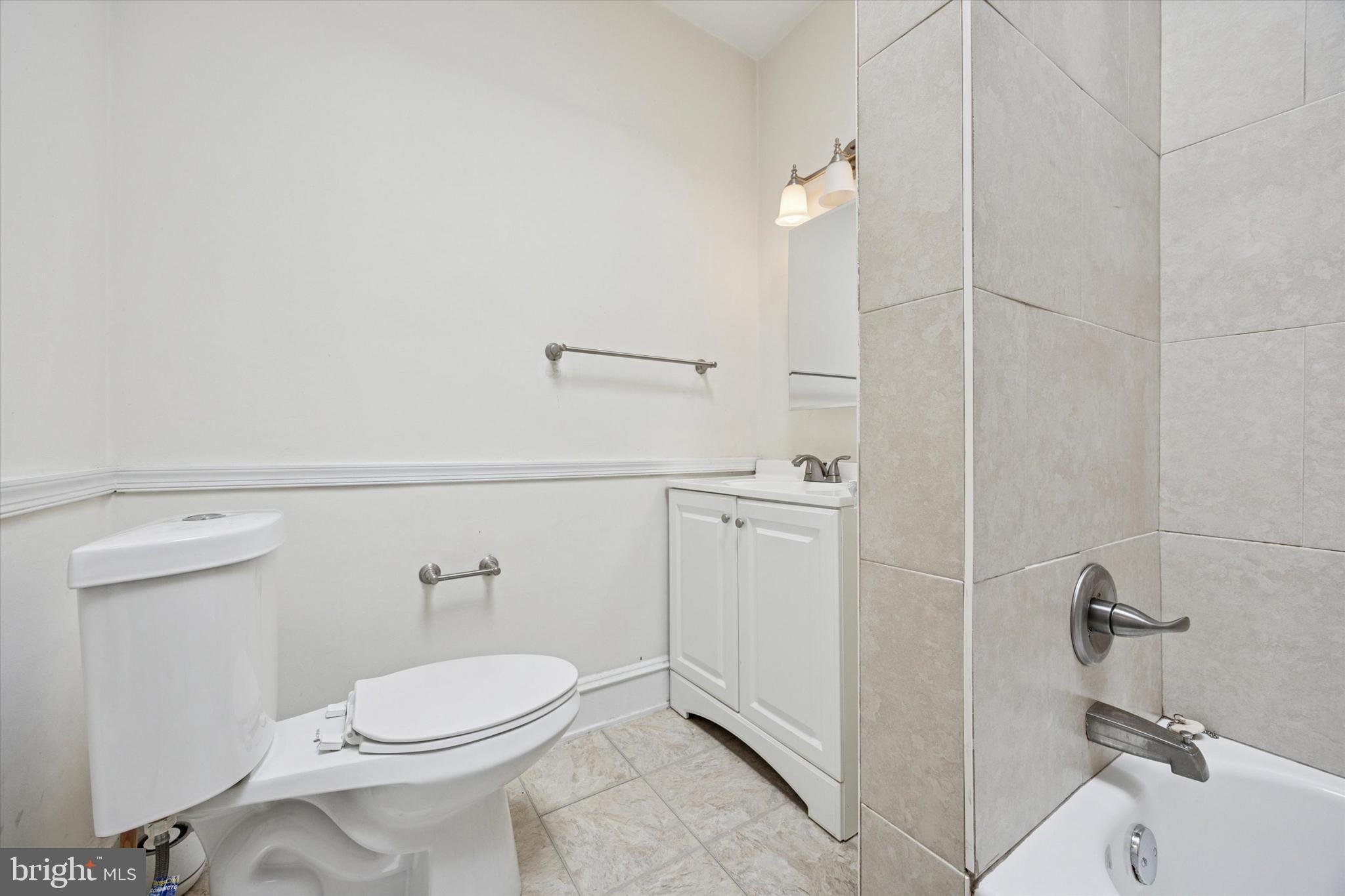 ELKINS PARK - Commercial Sale