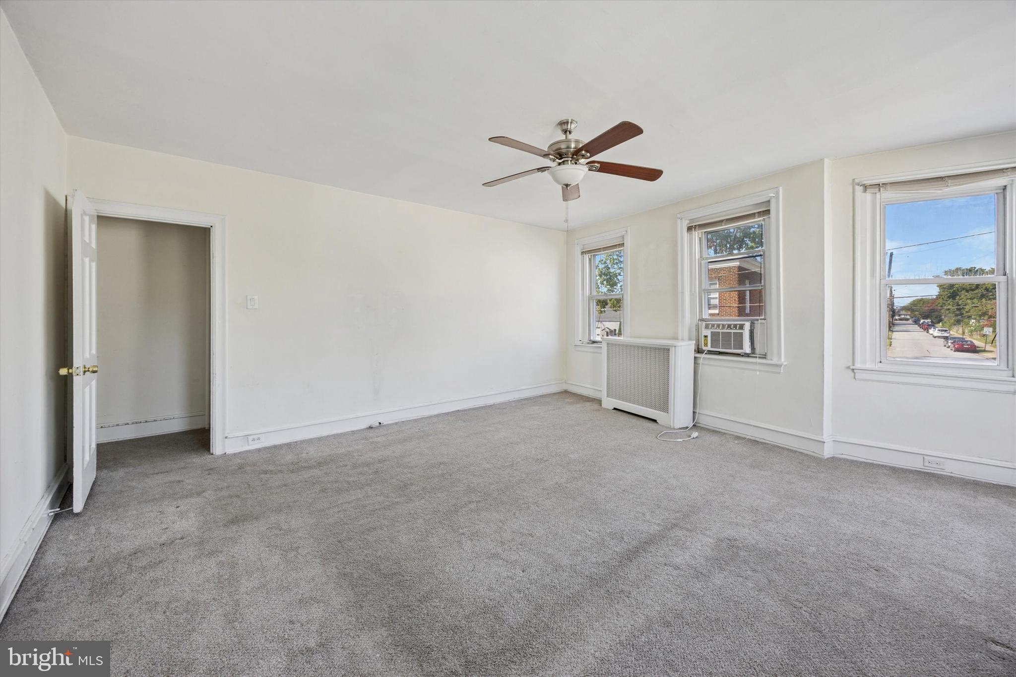 ELKINS PARK - Commercial Sale